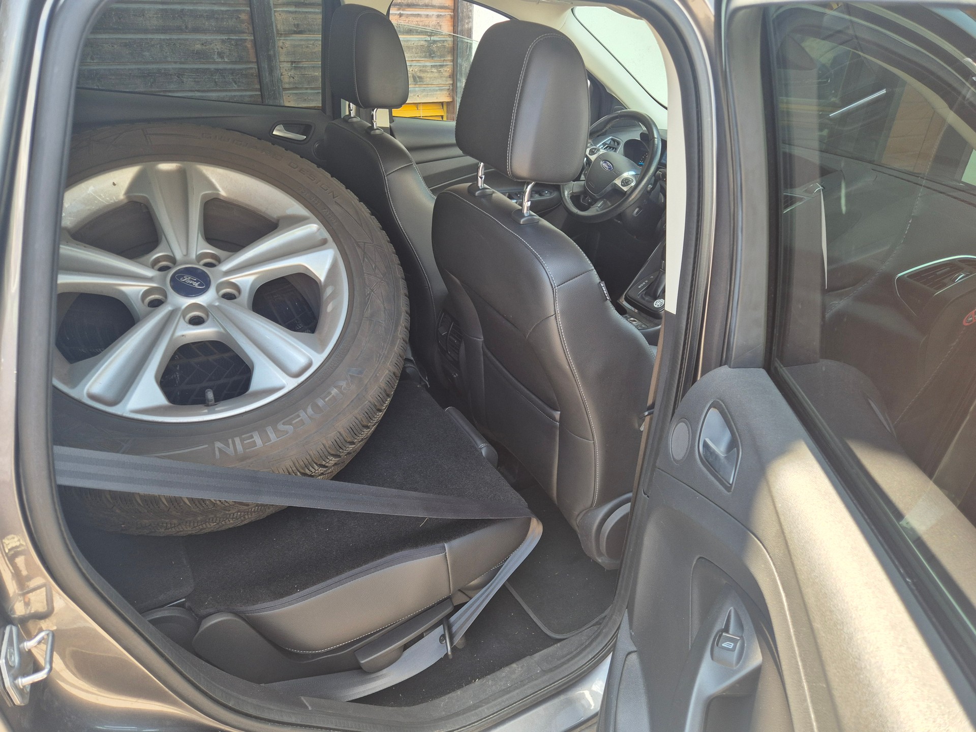 FORD Kuga 2.0 TDCi Titanium 4WD PowerShift-image-4