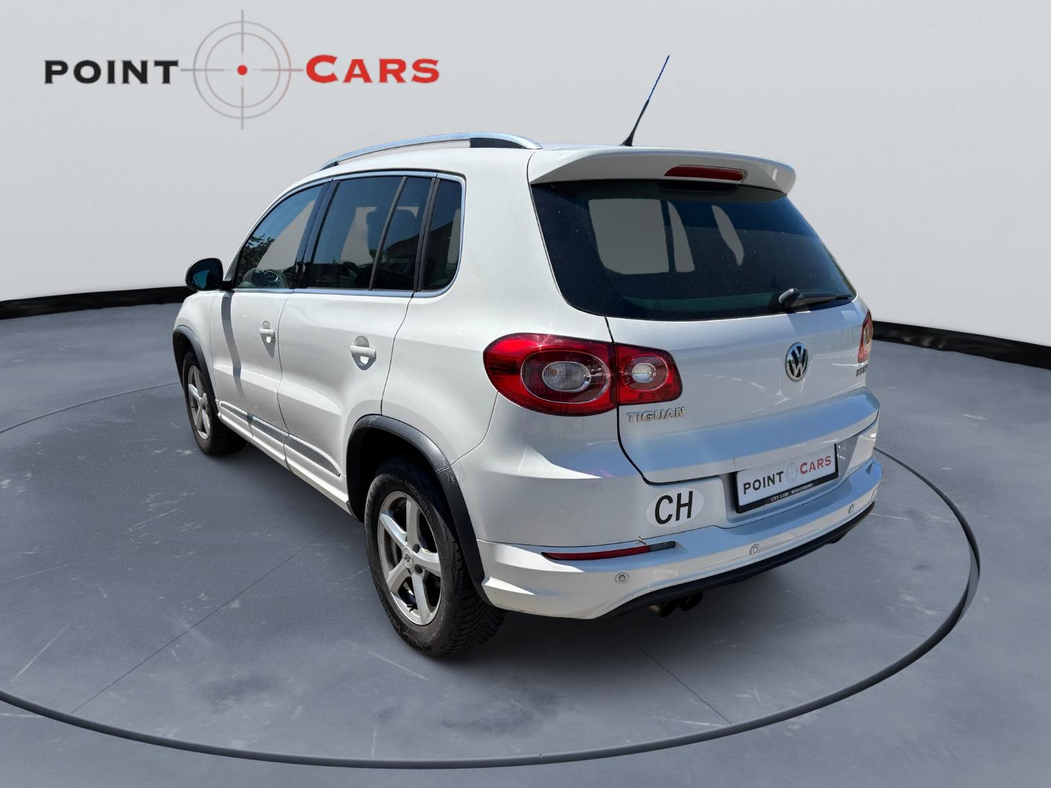 VW Tiguan 2.0 TSI Sport&Style Tiptronic R-Line-image-2