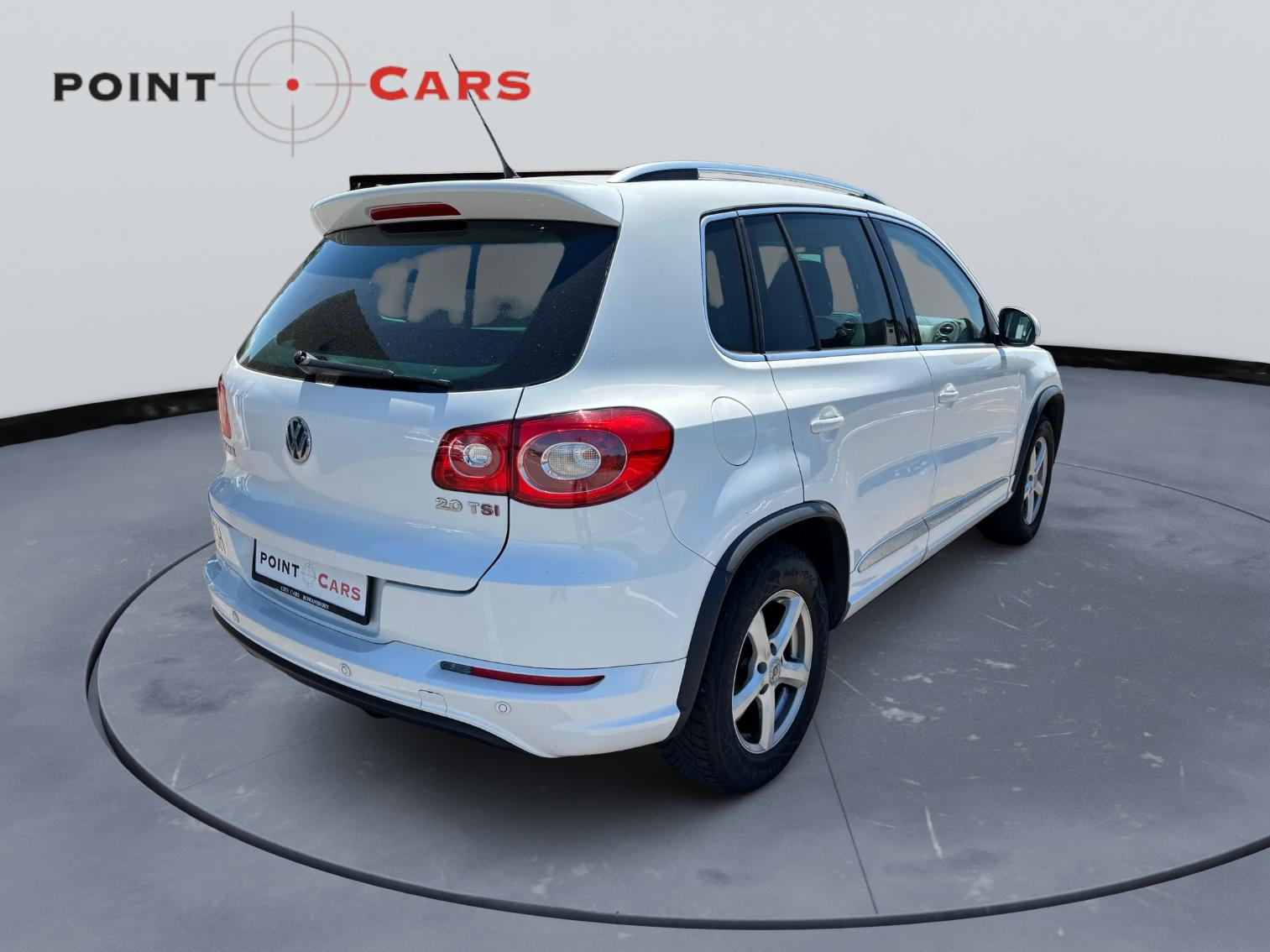VW Tiguan 2.0 TSI Sport&Style Tiptronic R-Line-image-4