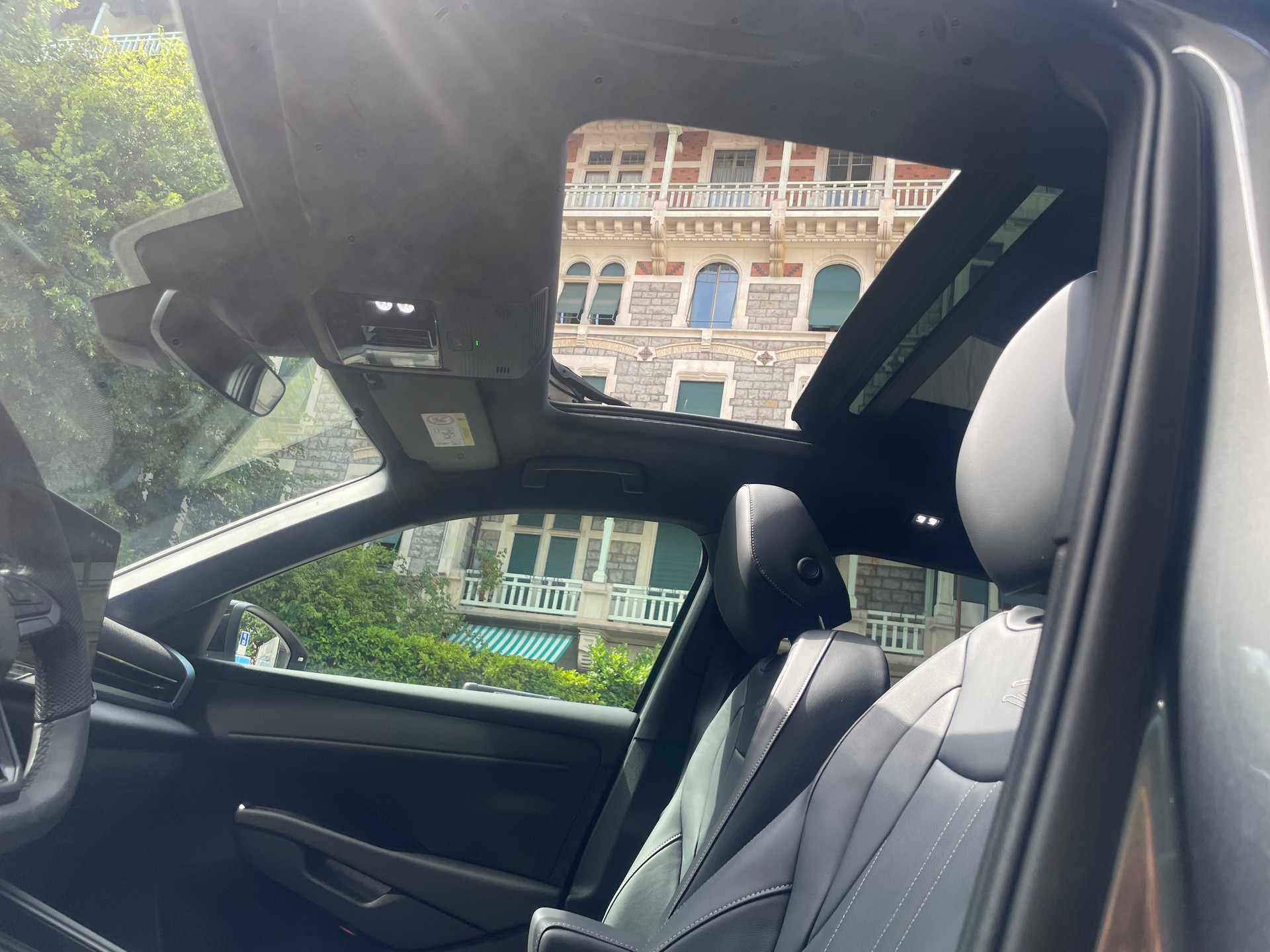 VW T-Roc 1.5eTSI mH R-Line-image-11