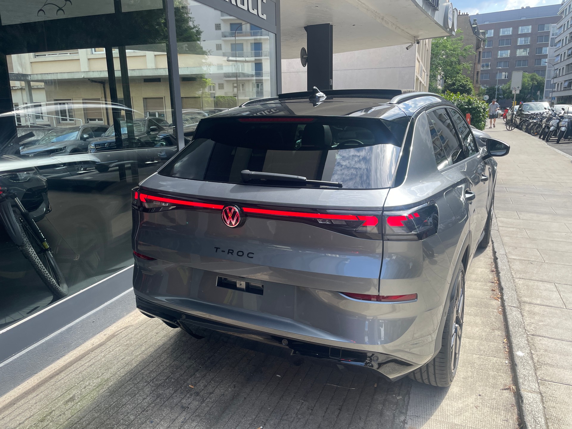 VW T-Roc 1.5eTSI mH R-Line-image-3