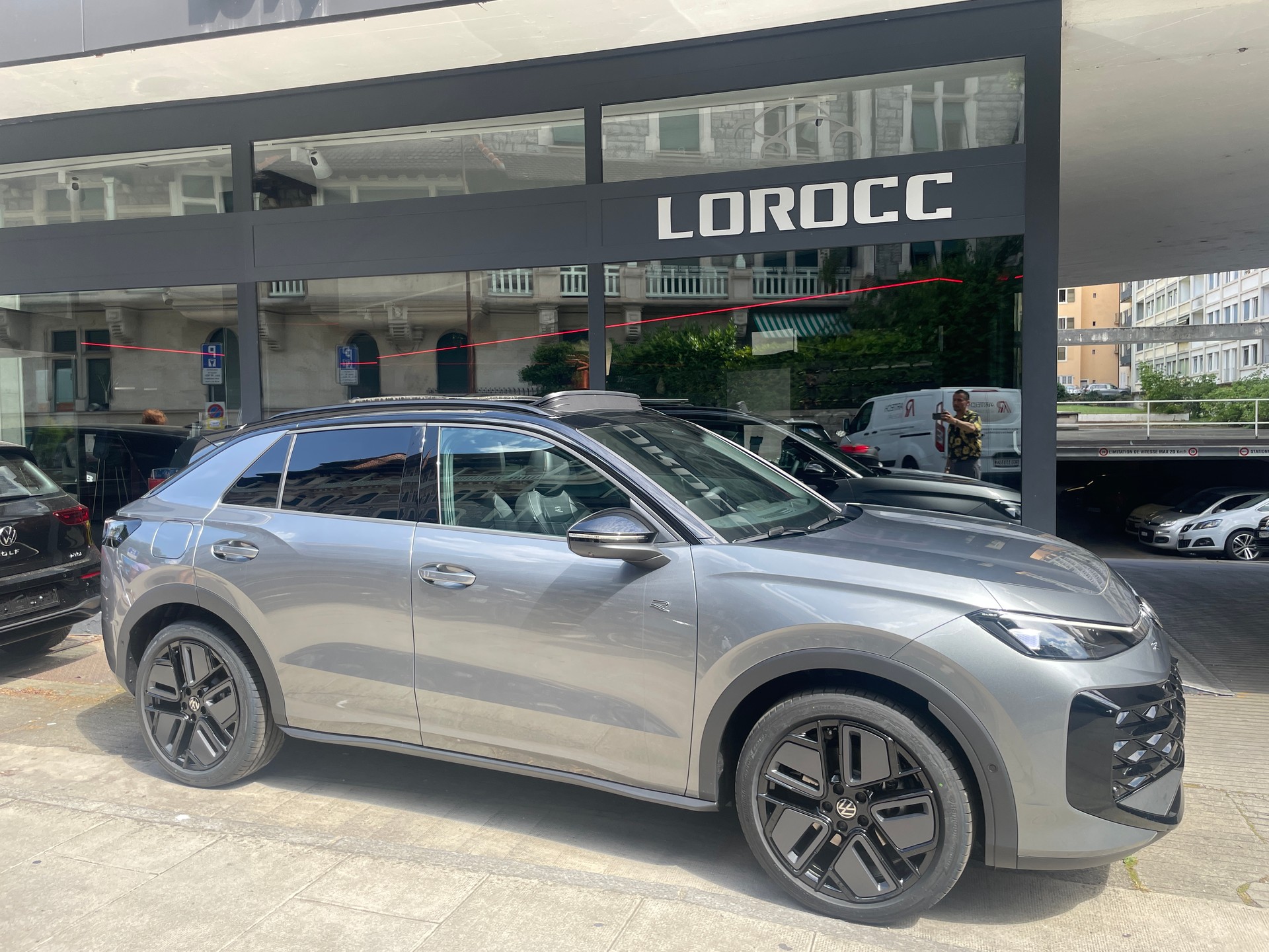 VW T-Roc 1.5eTSI mH R-Line-image-1