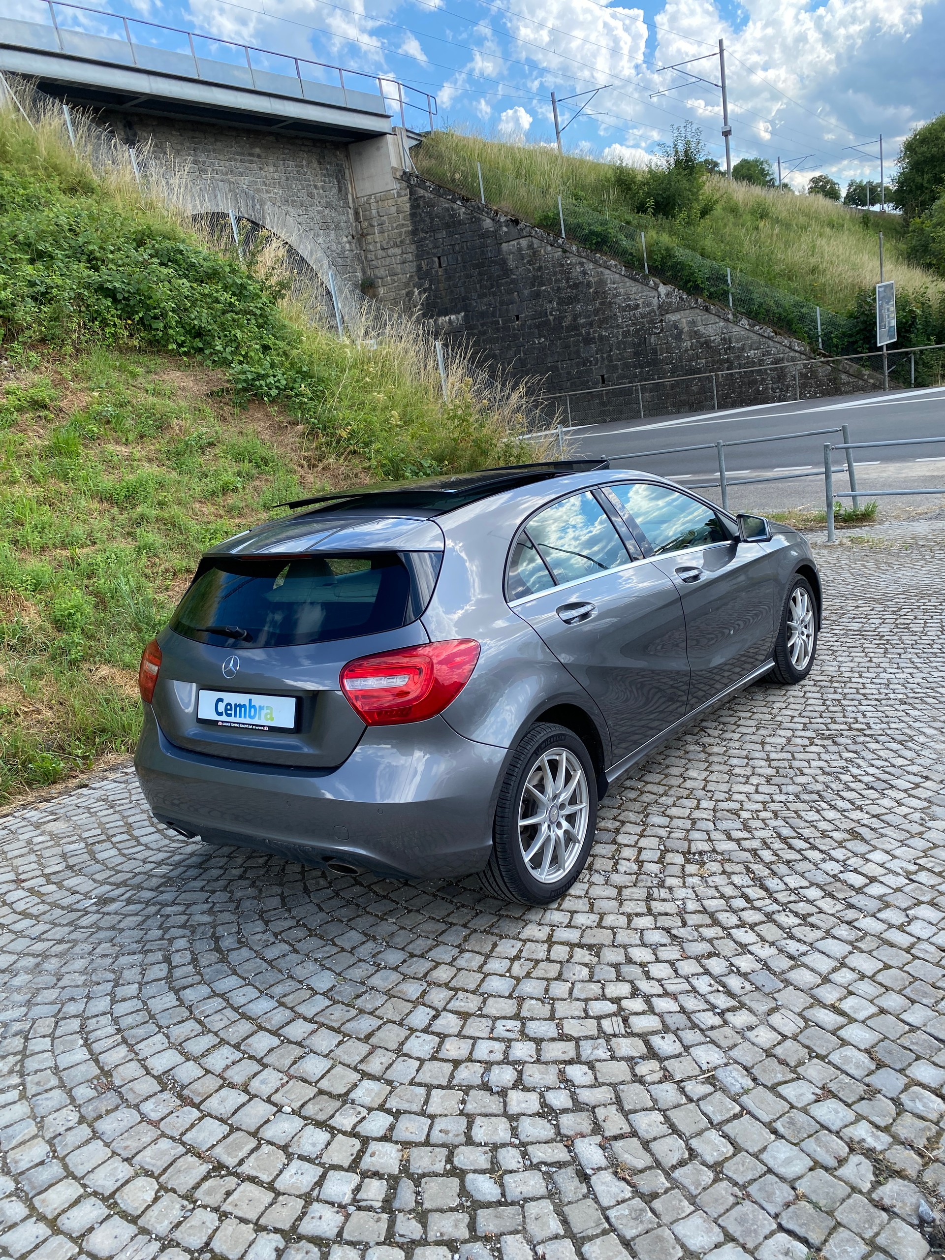 MERCEDES-BENZ A 250 Sport 7G-DCT-image-3
