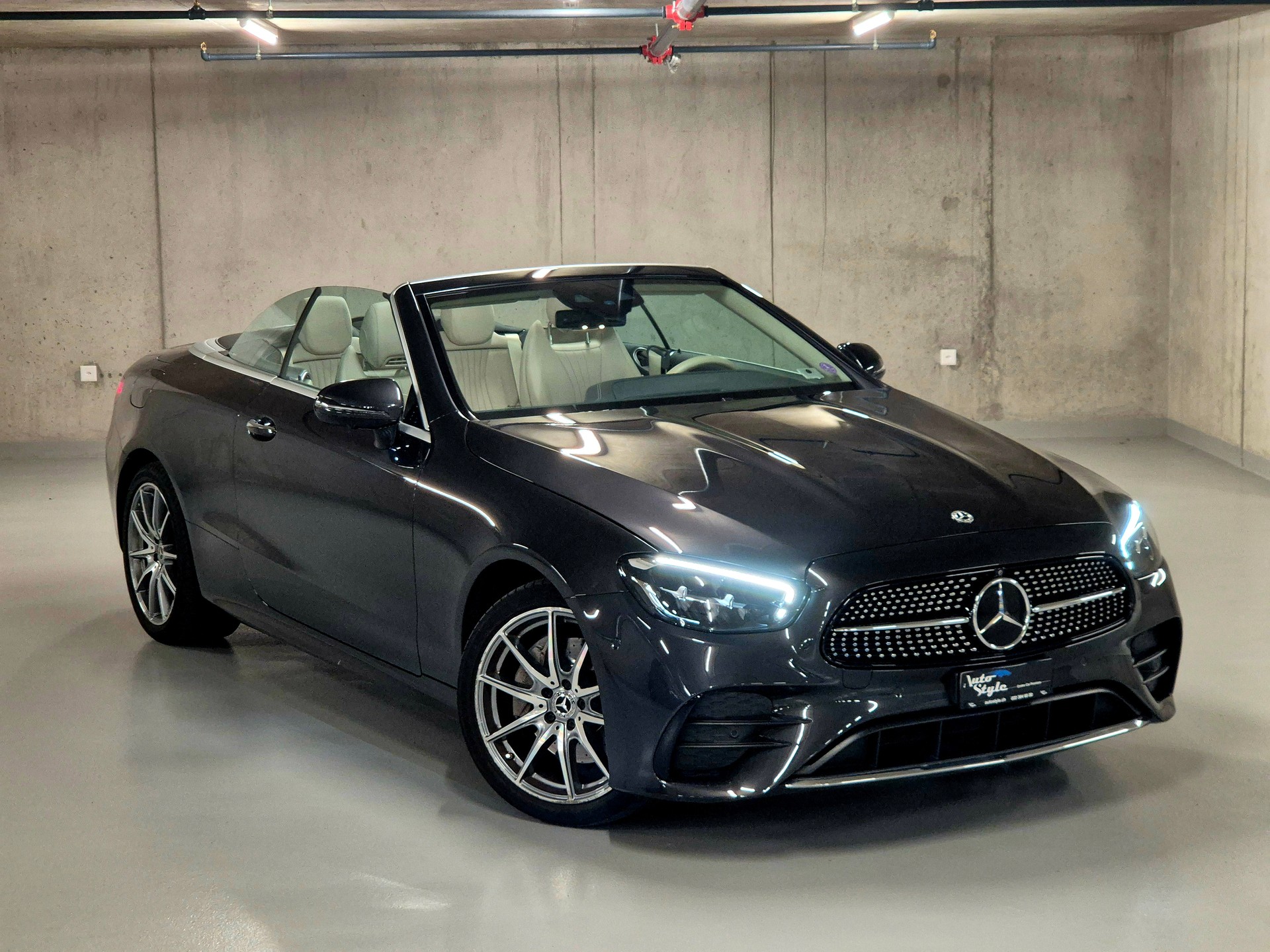 MERCEDES-BENZ E 200 Cabriolet 4Matic AMG Line 9G-Tronic-image-0