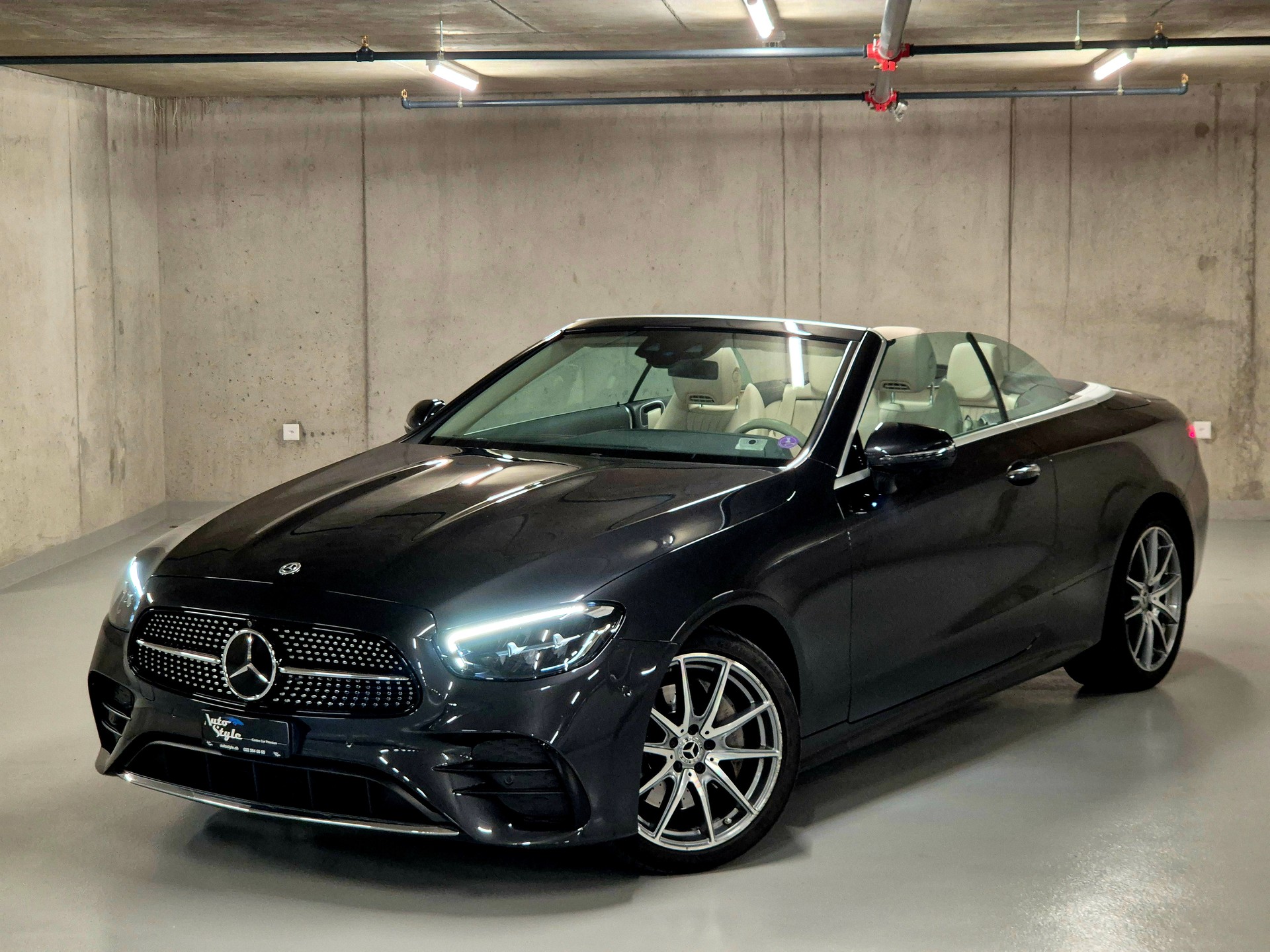 MERCEDES-BENZ E 200 Cabriolet 4Matic AMG Line 9G-Tronic-image-2