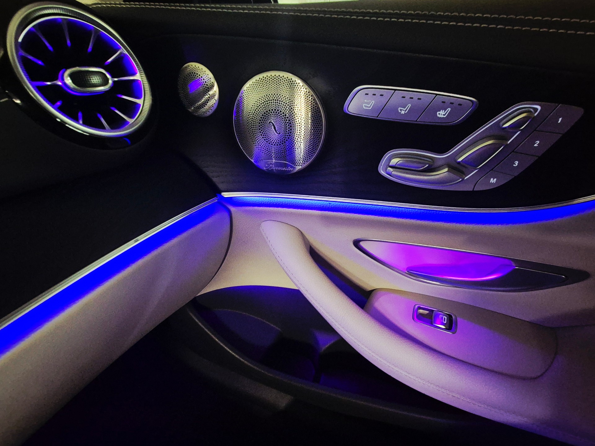 MERCEDES-BENZ E 200 Cabriolet 4Matic AMG Line 9G-Tronic-image-14