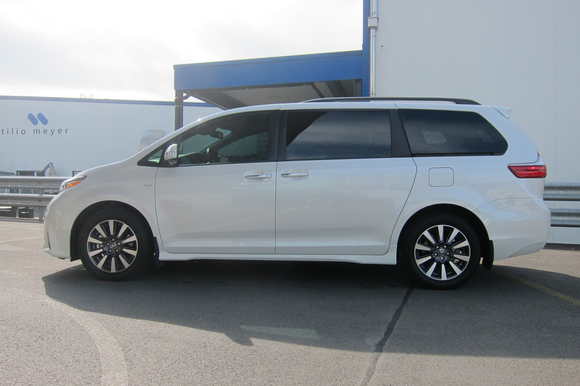 TOYOTA SIENNA LIMITED PREMIUM AWD 2019, 300PS, TOP GEPLEGTES FAHRZEUG, ADPITVER TEMPOMAT, 360 KAMERA,-image-2