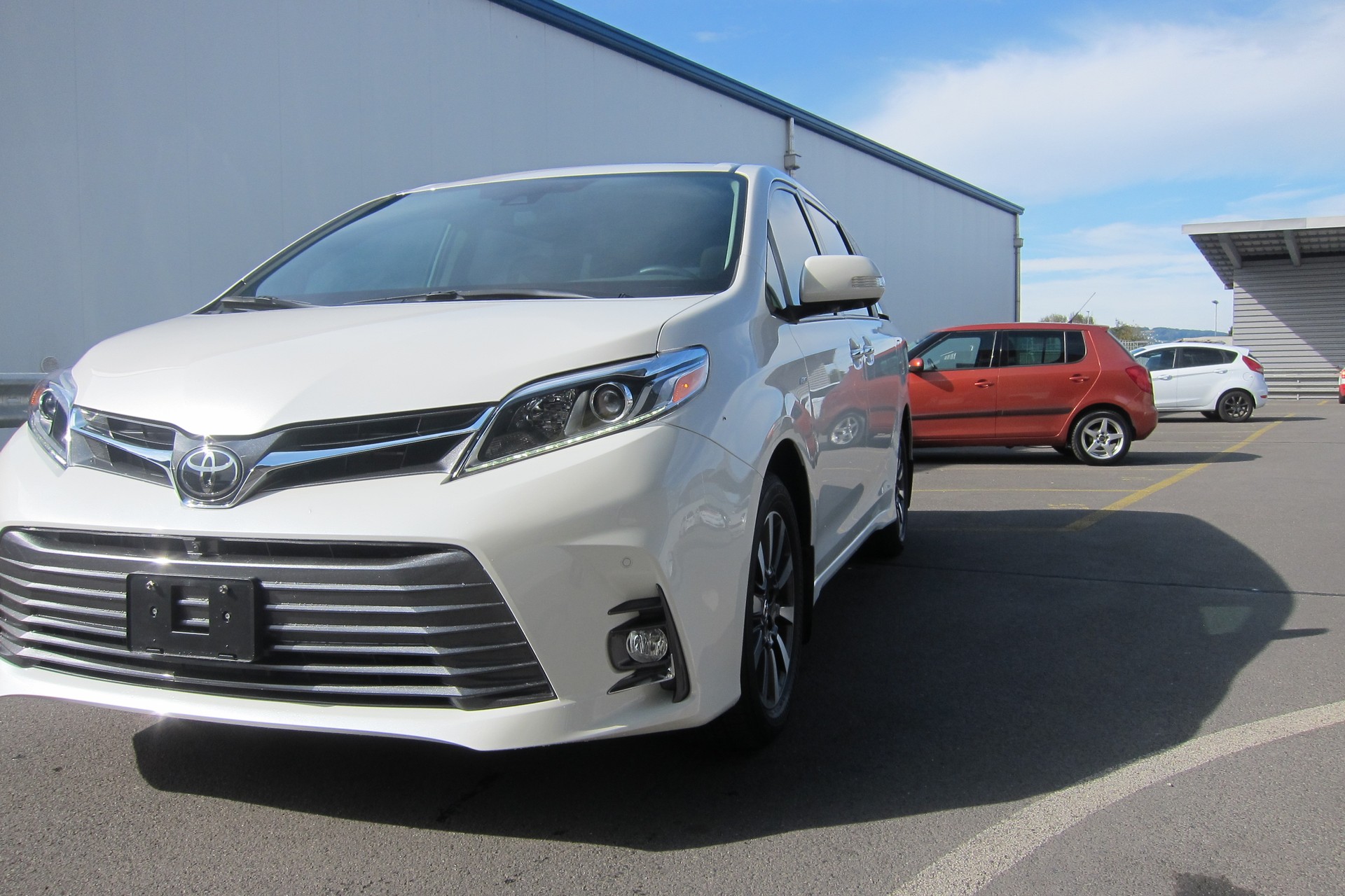 TOYOTA SIENNA LIMITED PREMIUM AWD 2019, 300PS, TOP GEPLEGTES FAHRZEUG, ADPITVER TEMPOMAT, 360 KAMERA,-image-1