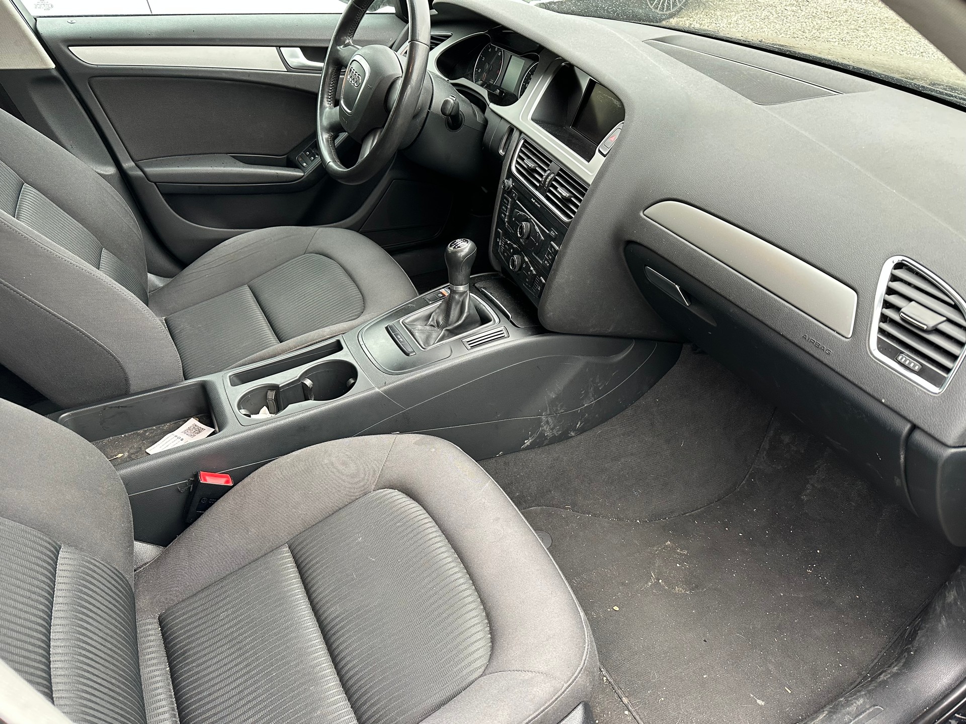 AUDI A4 Avant 1.8 TFSI-image-8
