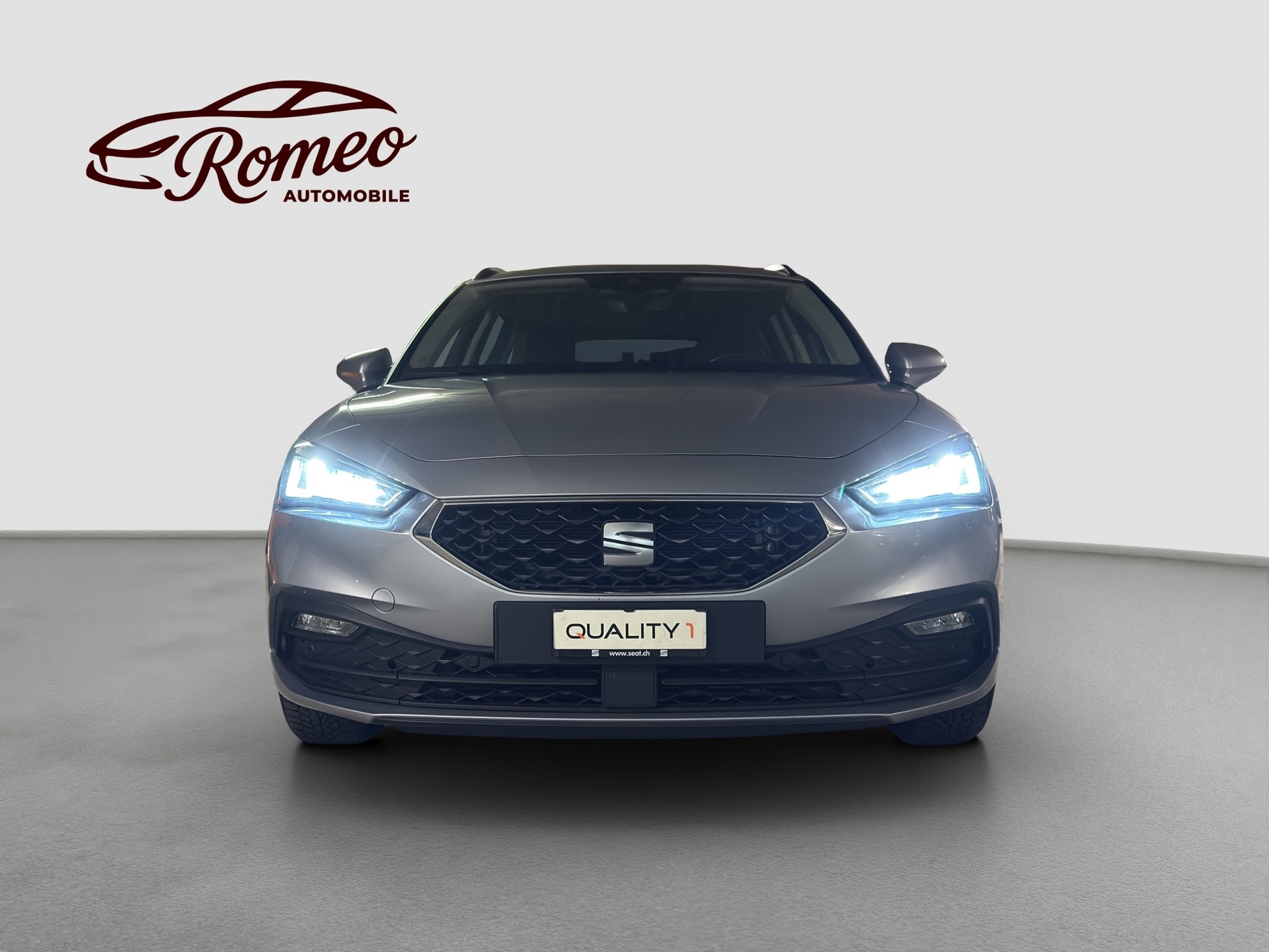 SEAT Leon ST 2.0 TDI EVO DSG Style ** Ab MFK & Service ** 1. Hand **-image-7