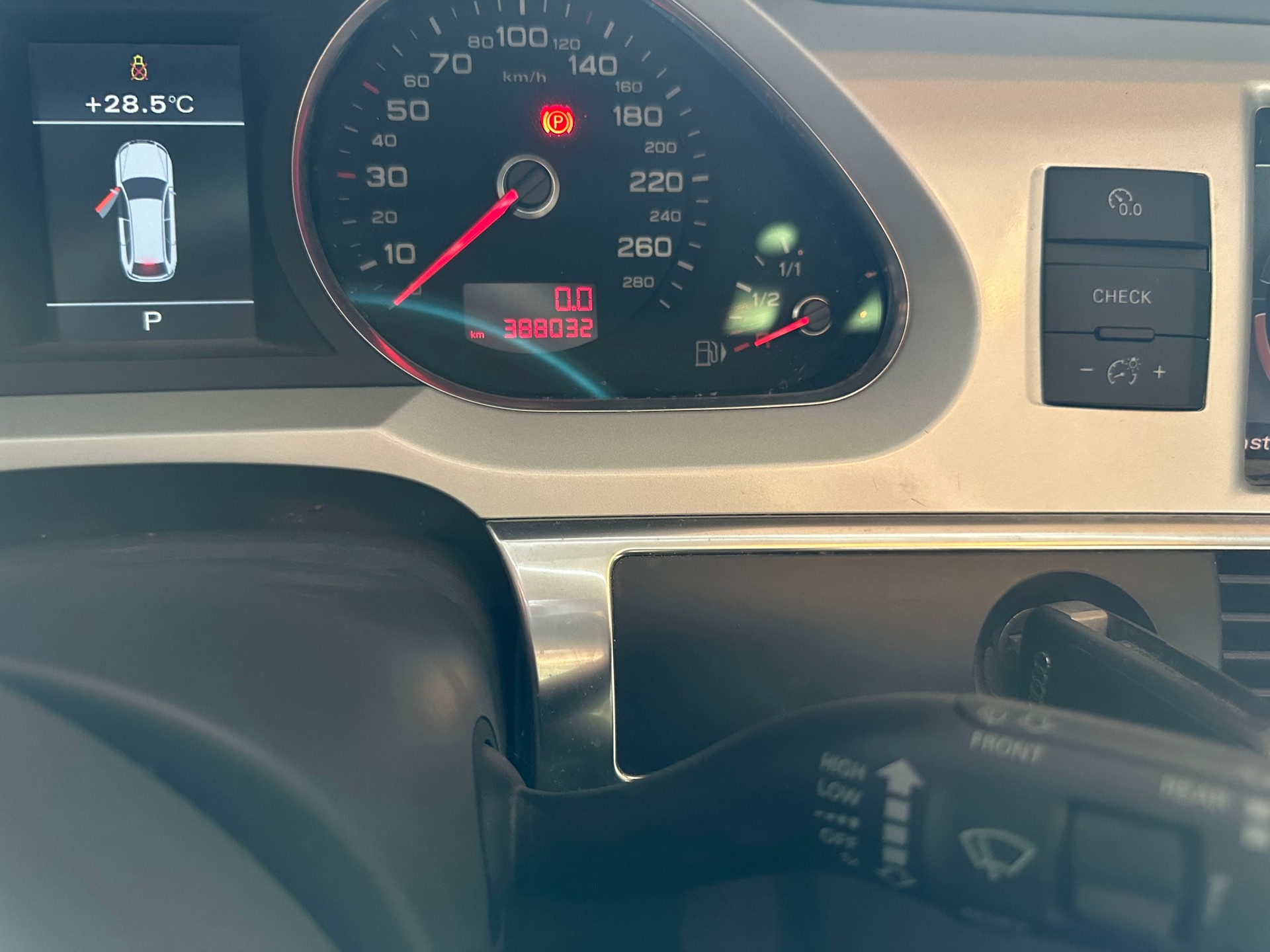 AUDI A6-image-10
