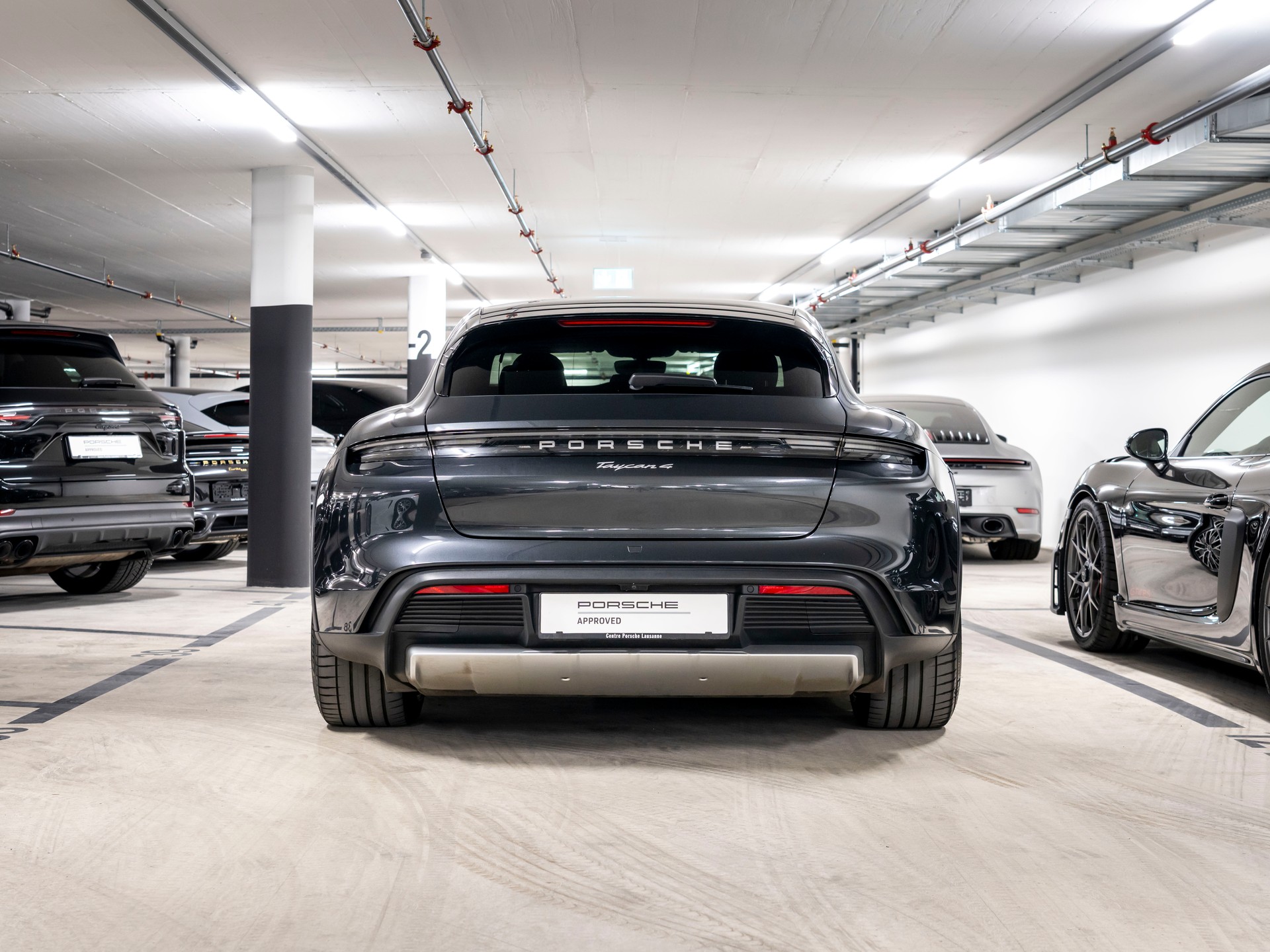 PORSCHE Taycan 4 Cross Turismo-image-4