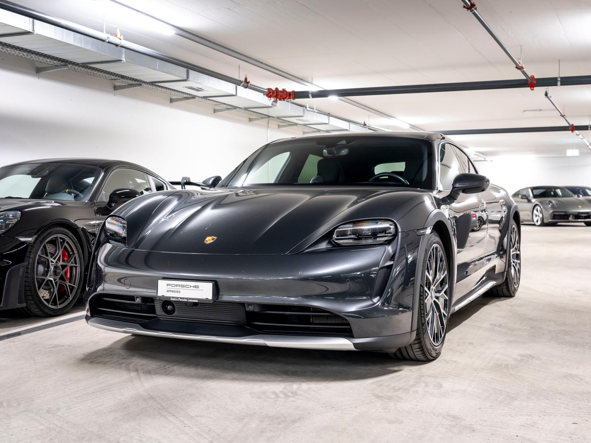 PORSCHE Taycan 4 Cross Turismo-image-0