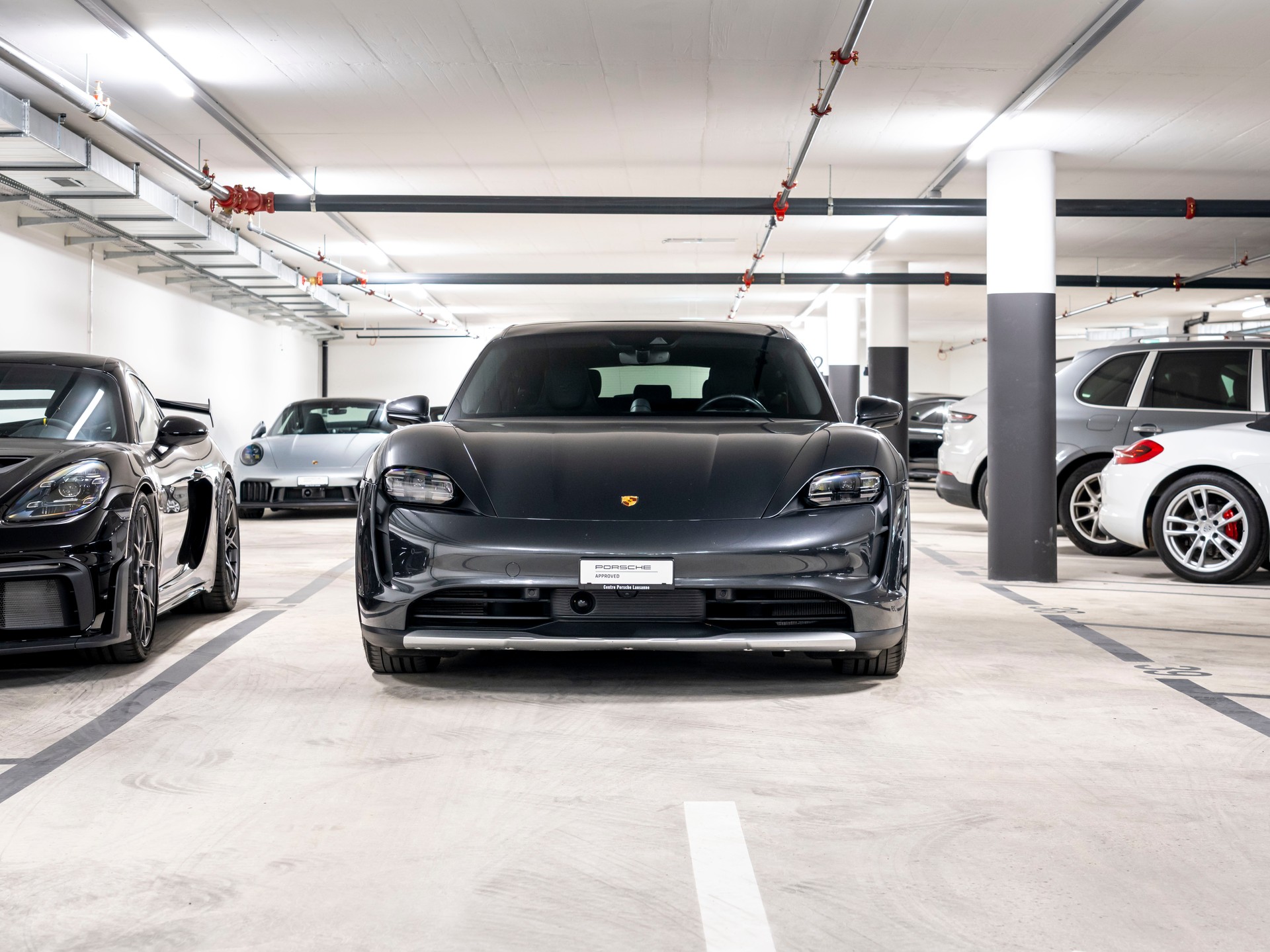 PORSCHE Taycan 4 Cross Turismo-image-3