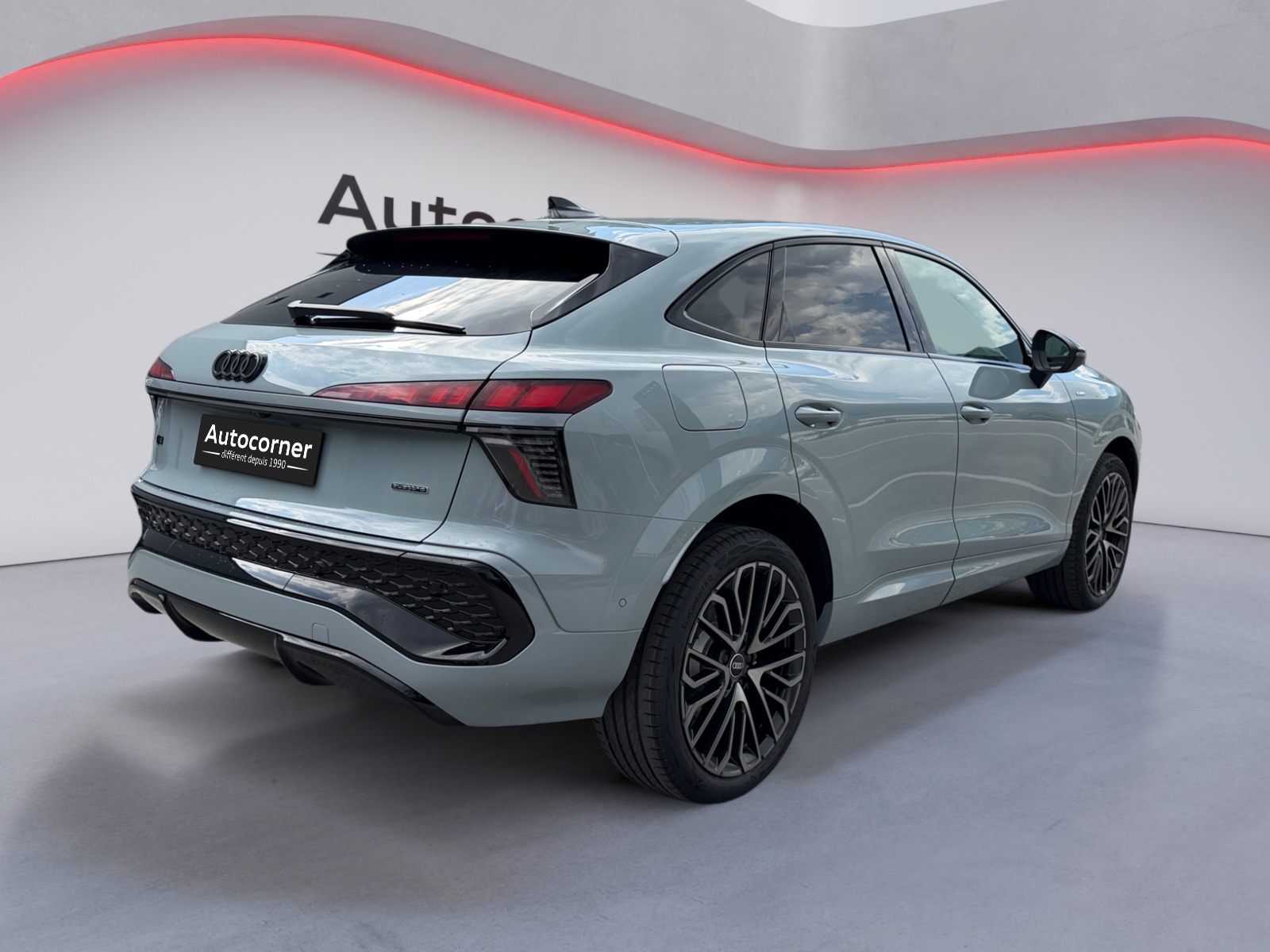 AUDI Q3 Sportback TFSI quattro 150 kW S tronic-image-4