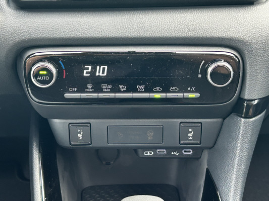 TOYOTA Yaris 1.5 Trend e-CVT-image-13