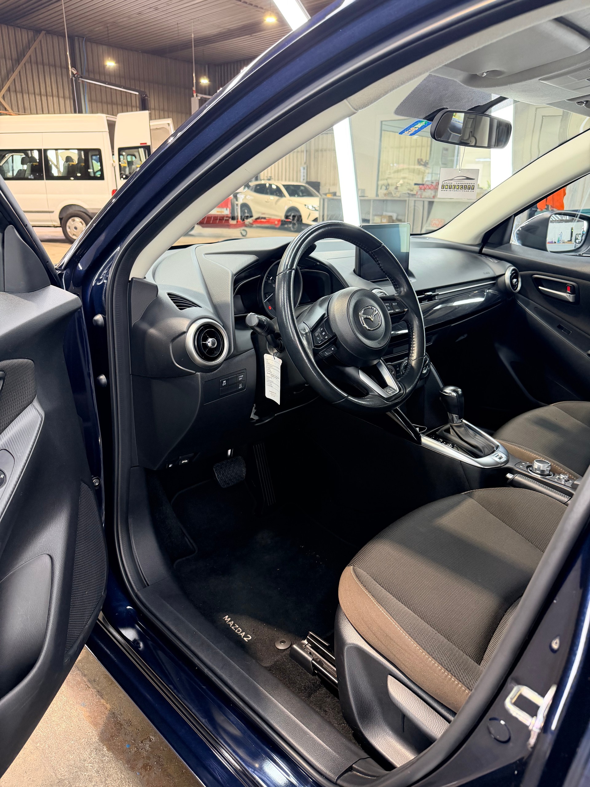 MAZDA 2 SKYACTIV-G 90 Ambition Automat-image-6
