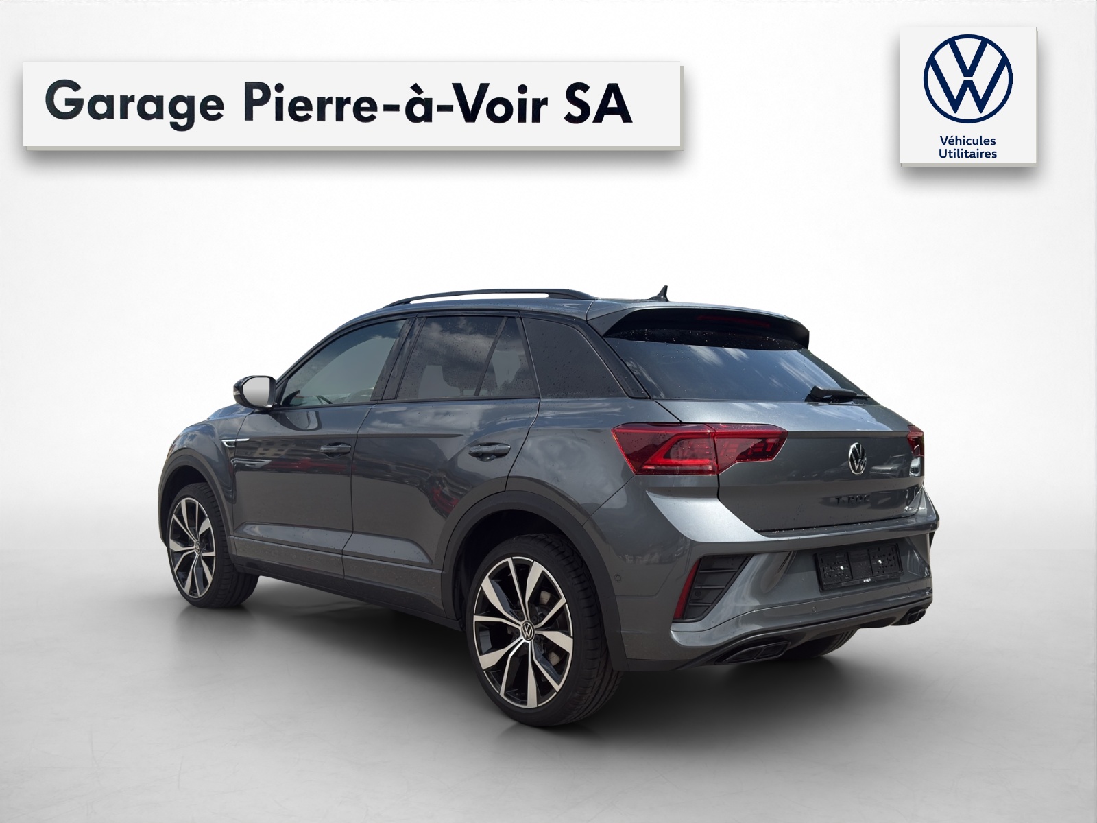 VW T-Roc 2.0 TSI R-Line DSG 4Motion-image-2