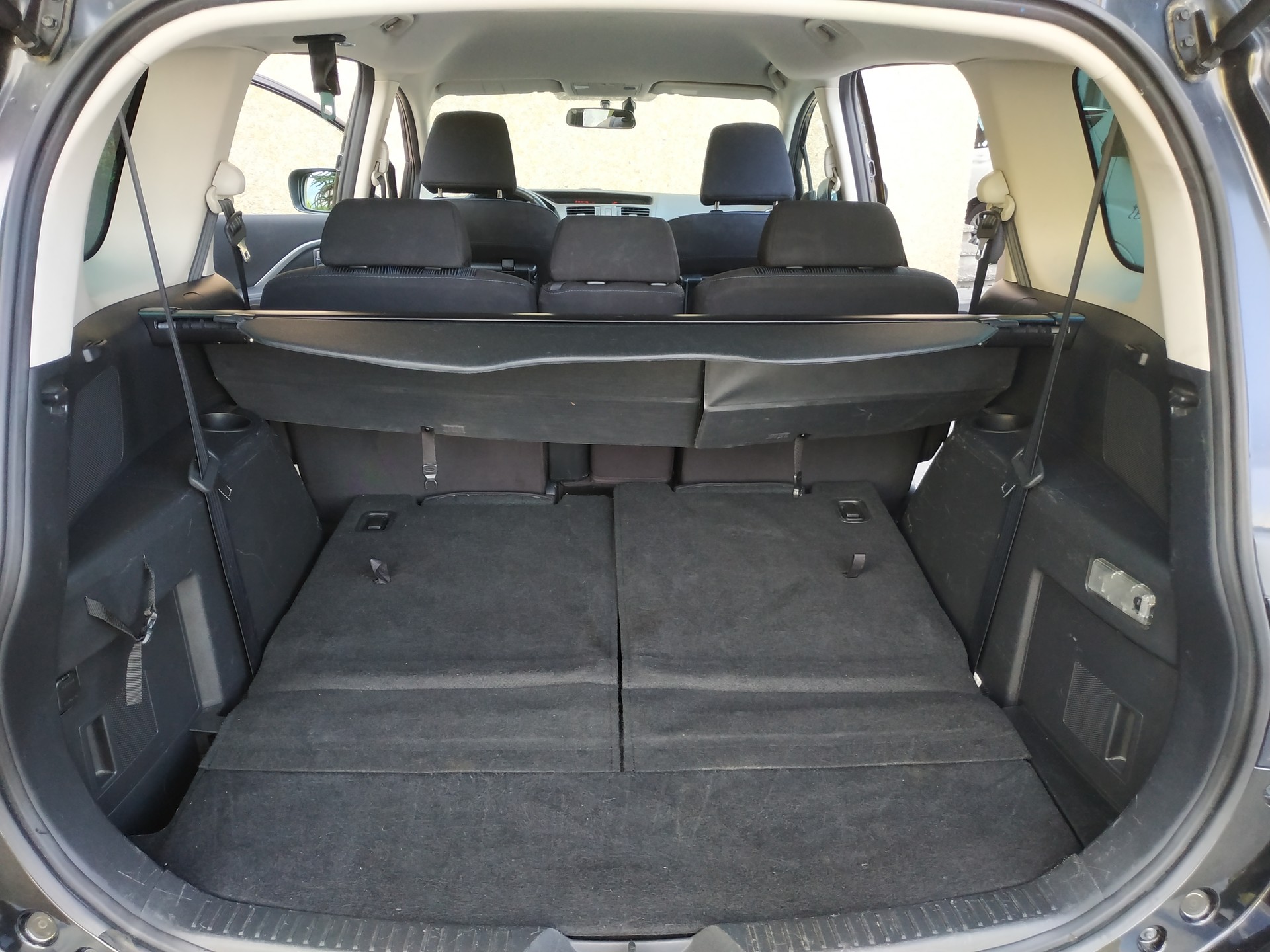 MAZDA 5 2.0 16V Sport Automat 7 Plätzer-image-18