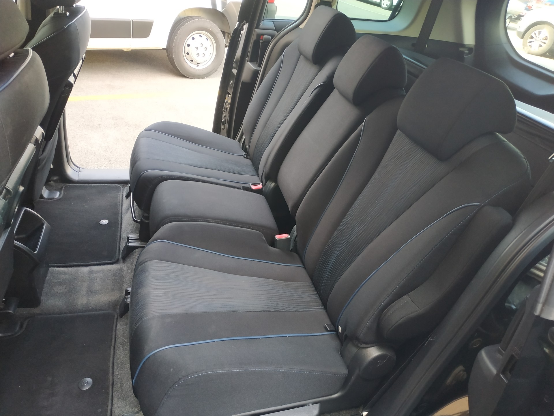 MAZDA 5 2.0 16V Sport Automat 7 Plätzer-image-16