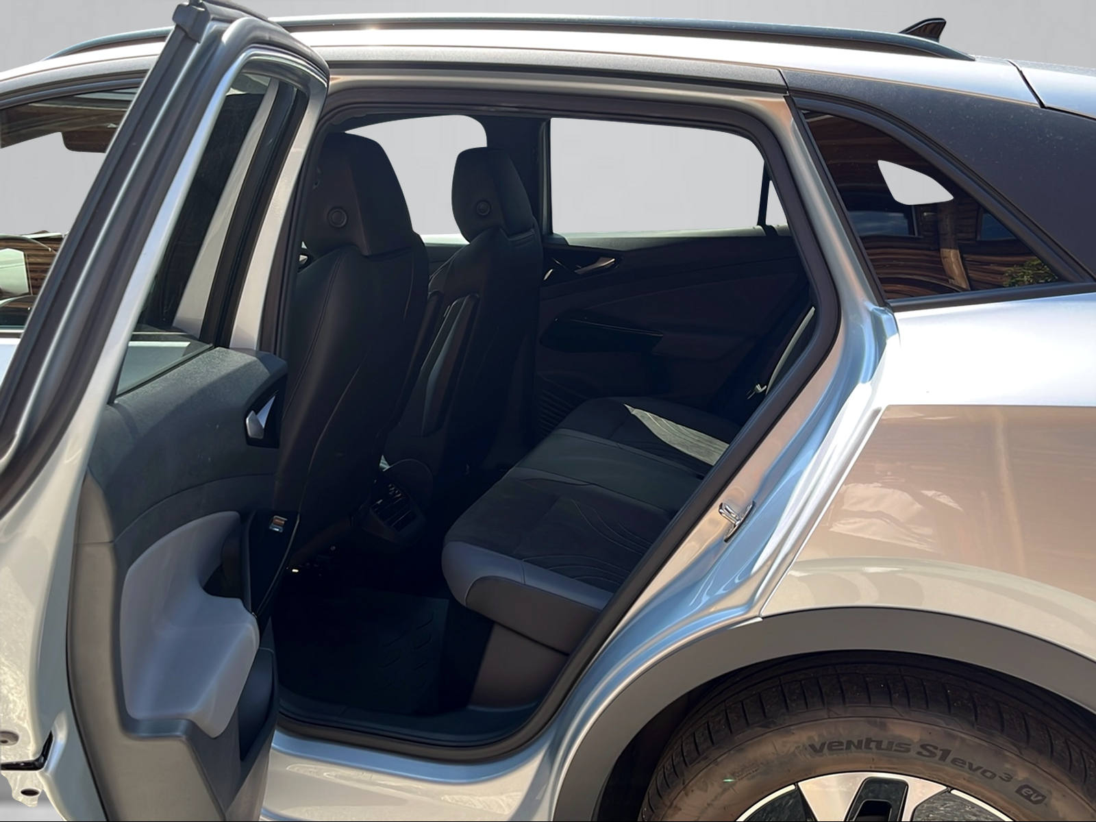 VW ID.4 Pro United 77 kWh 4 Motion-image-4