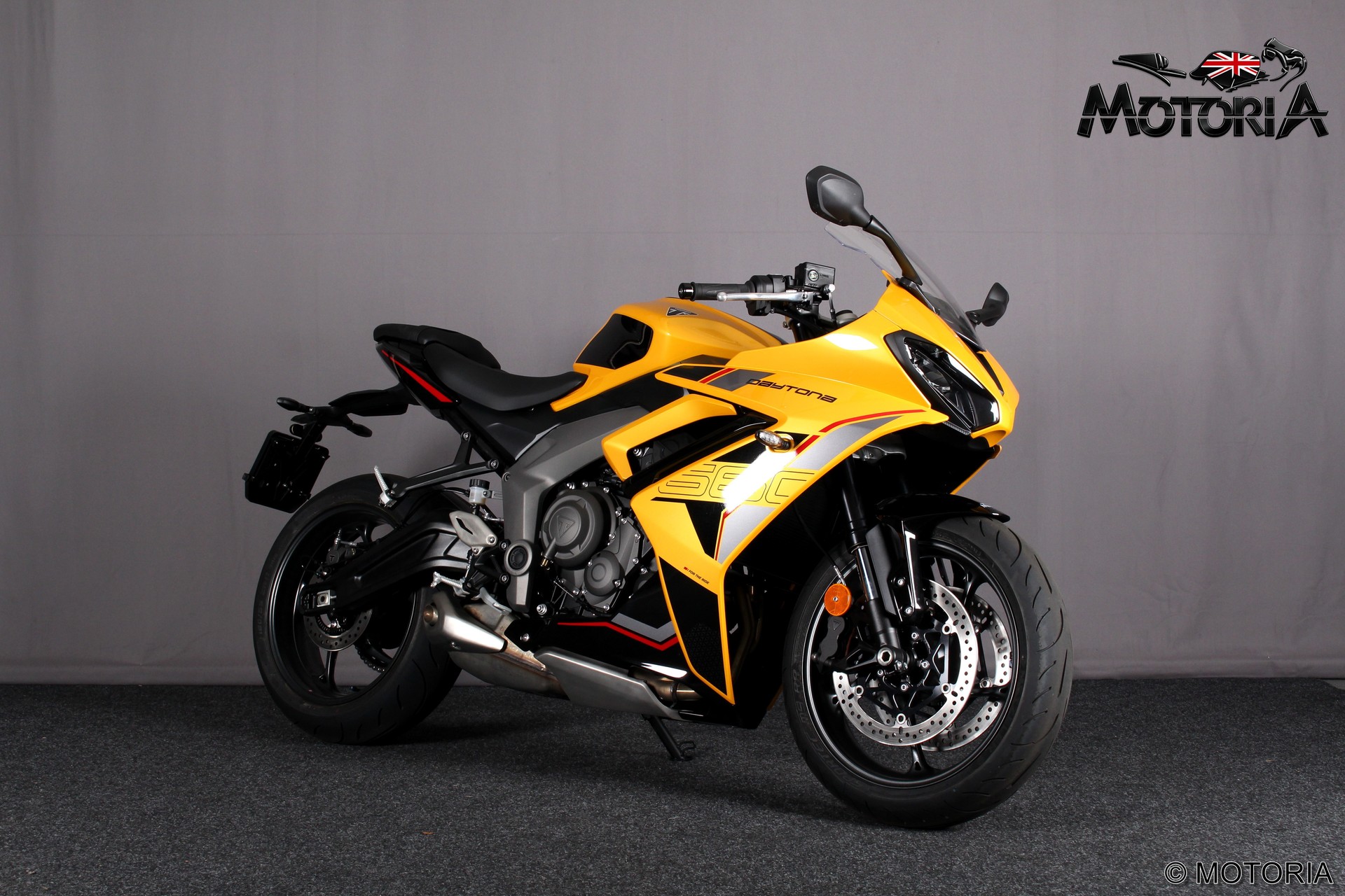TRIUMPH Daytona 660 Sport
