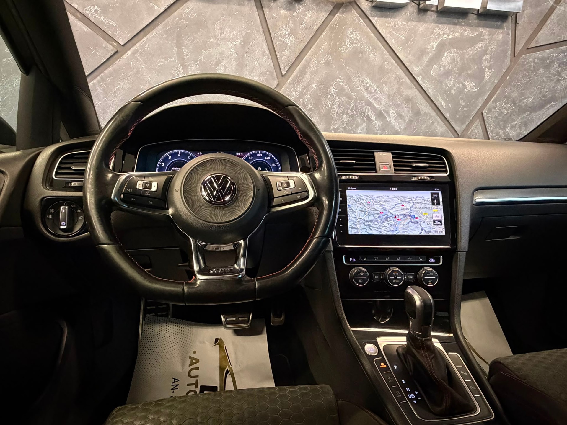 VW Golf 2.0 TSI GTI Performance DSG-image-9
