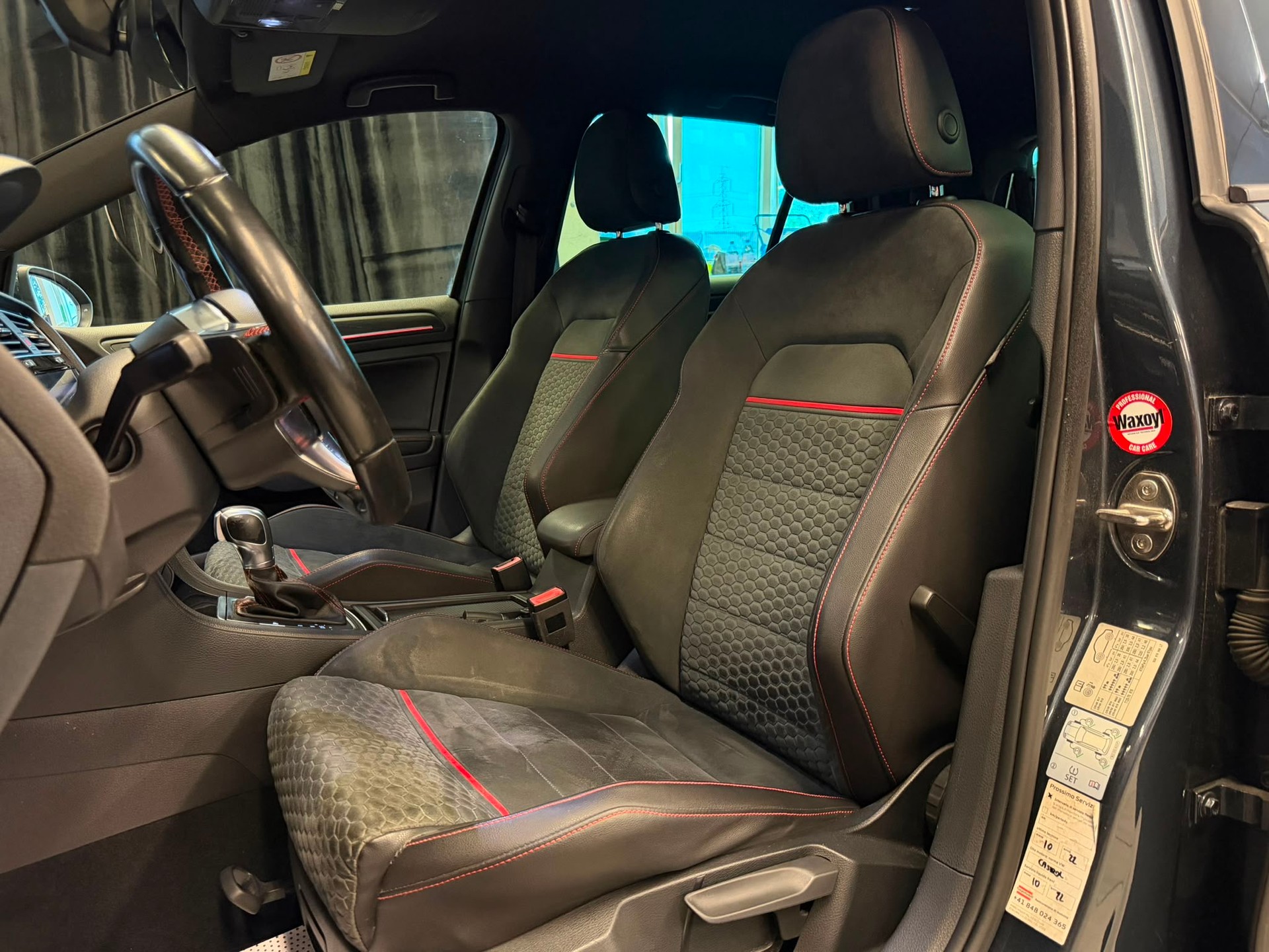 VW Golf 2.0 TSI GTI Performance DSG-image-10