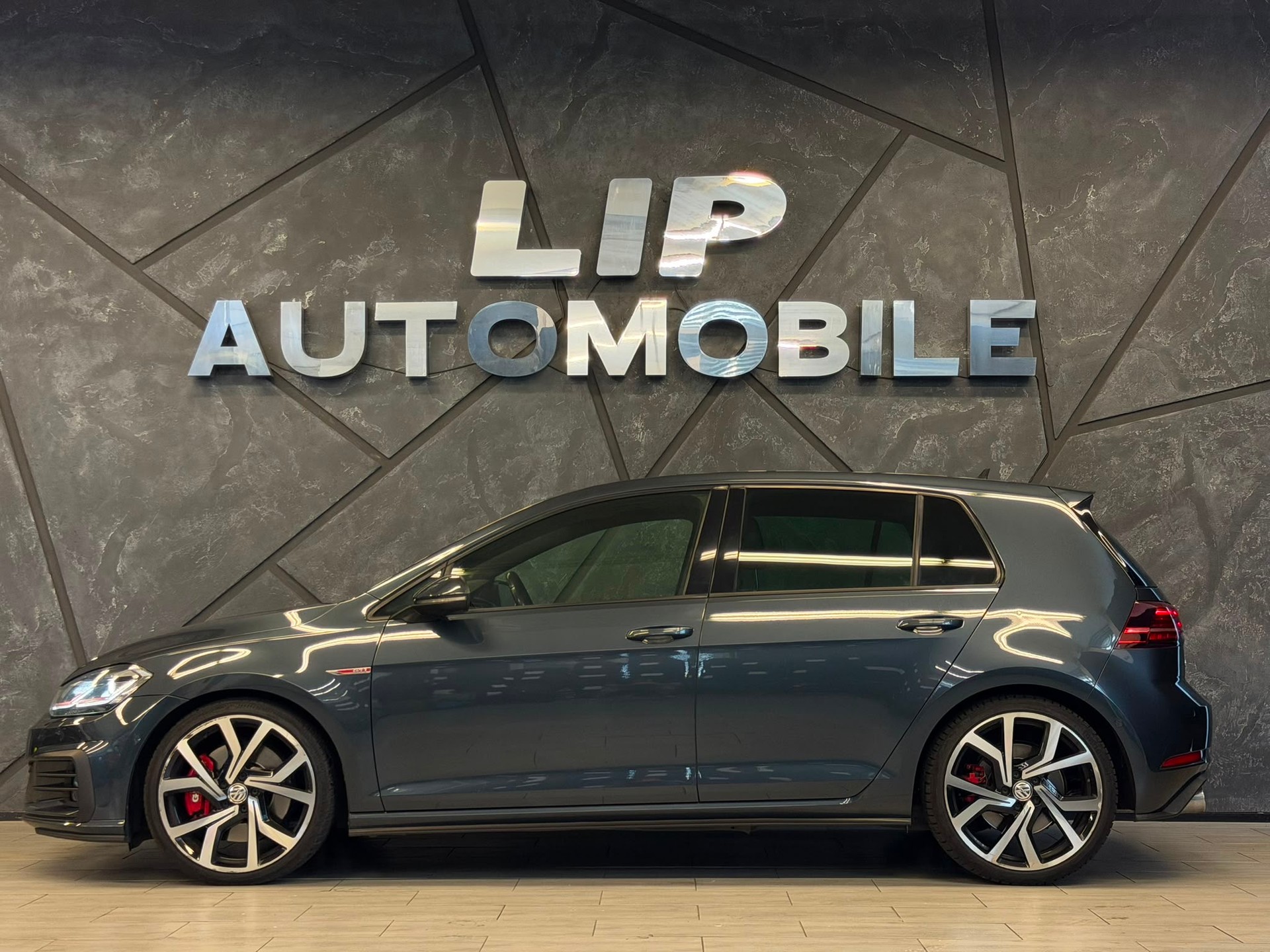 VW Golf 2.0 TSI GTI Performance DSG-image-3