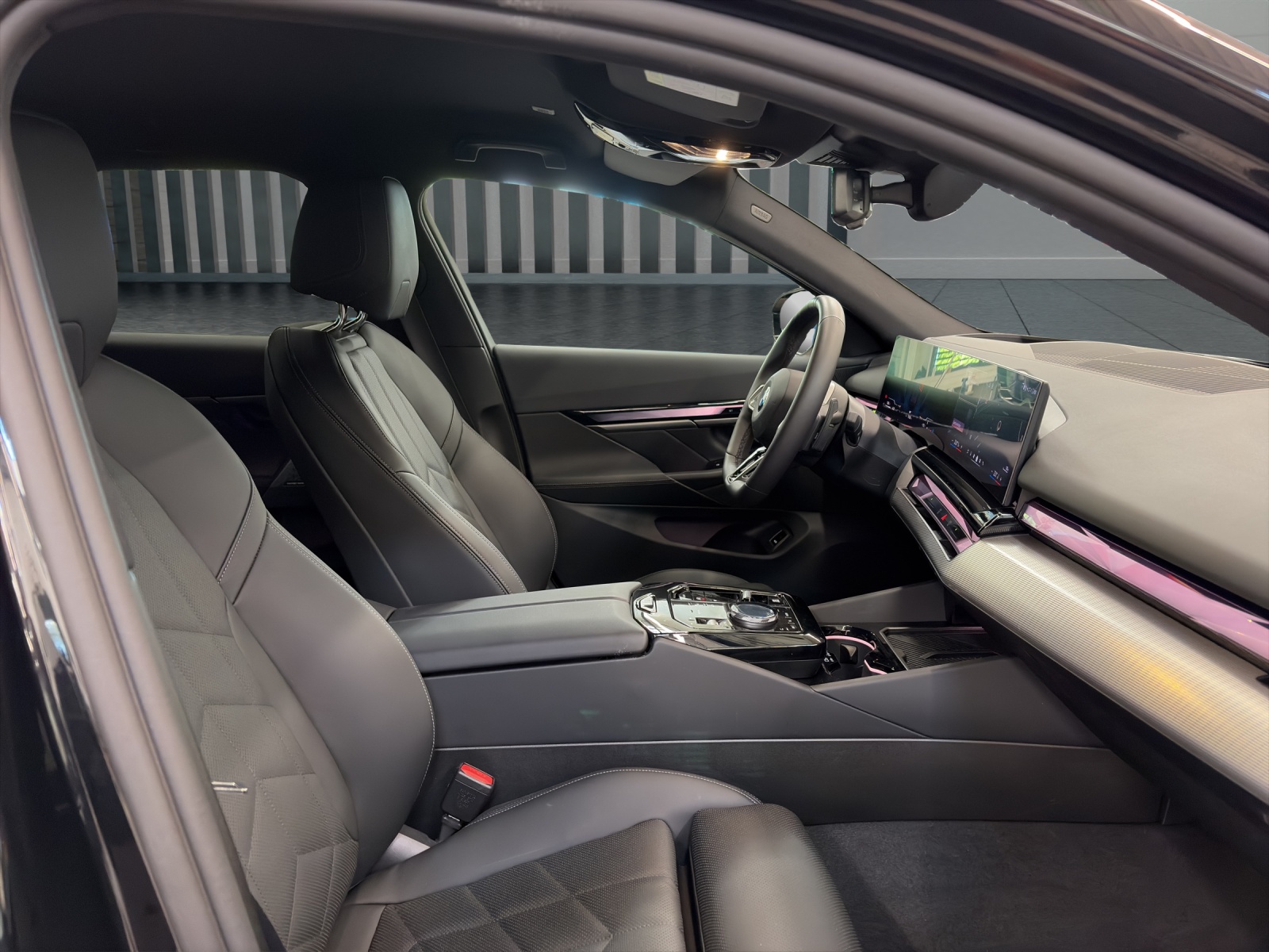 BMW 520d xDrive Touring M Sportpaket-image-17