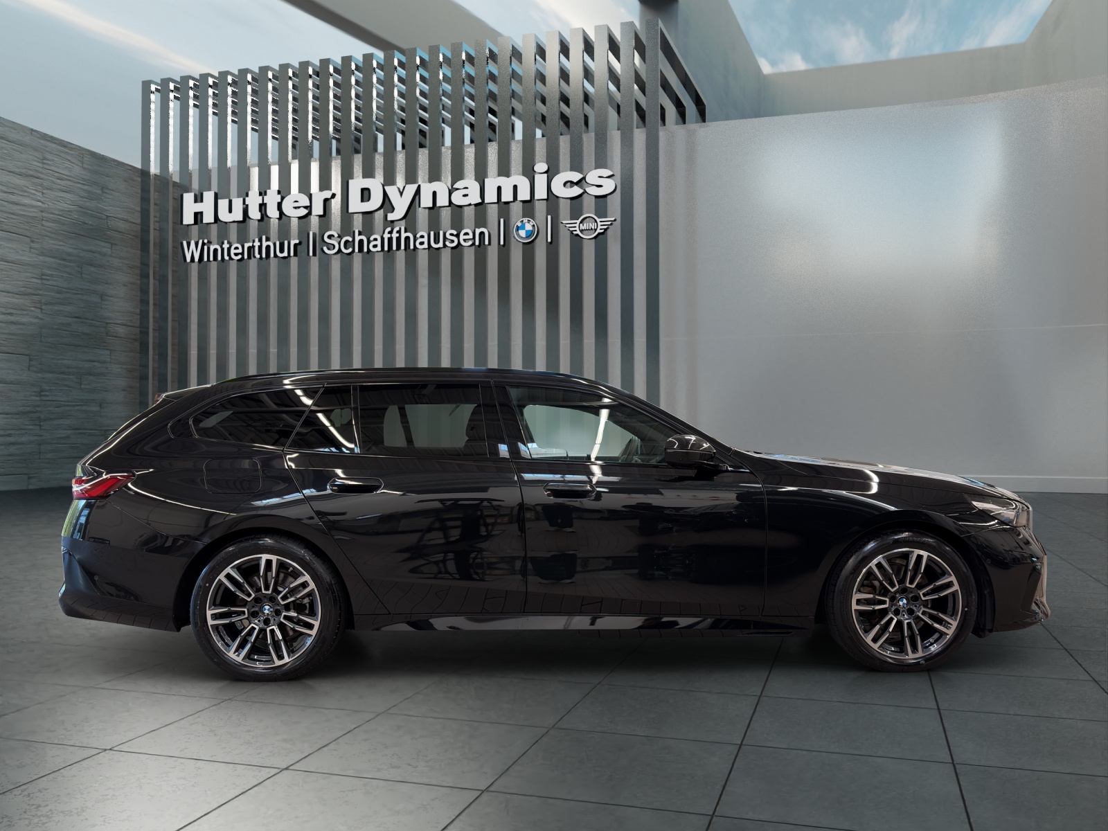 BMW 520d xDrive Touring M Sportpaket-showroom-element-3