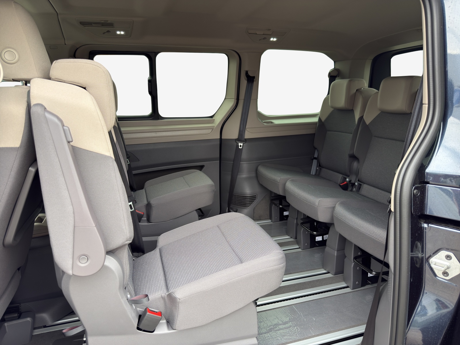 VW Multivan 2.0 TDI Liberty DSG-image-11