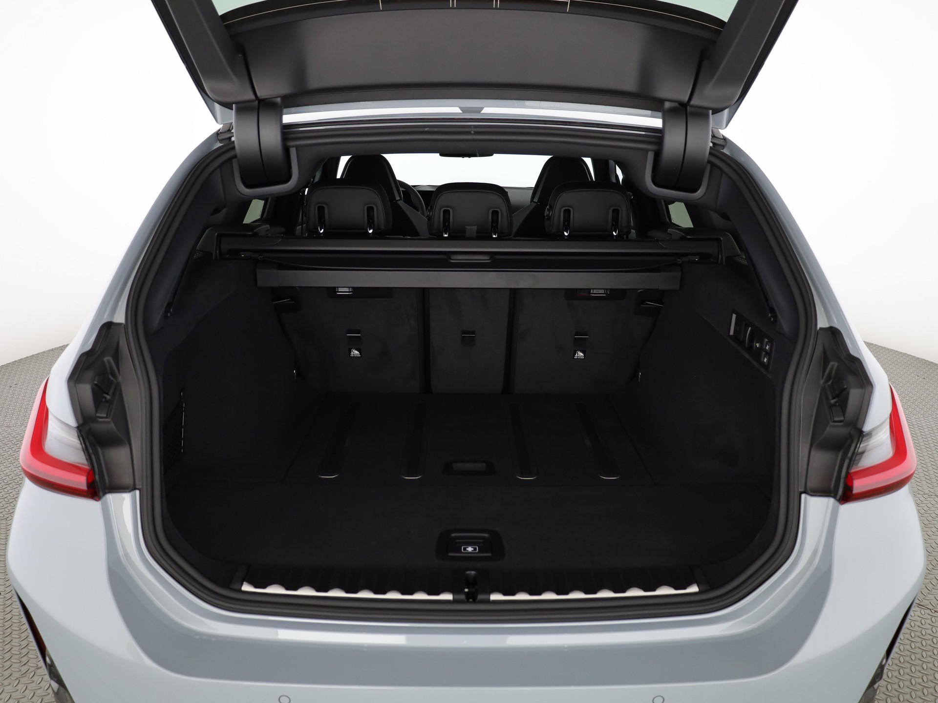 BMW M340i xDrive Touring-image-5