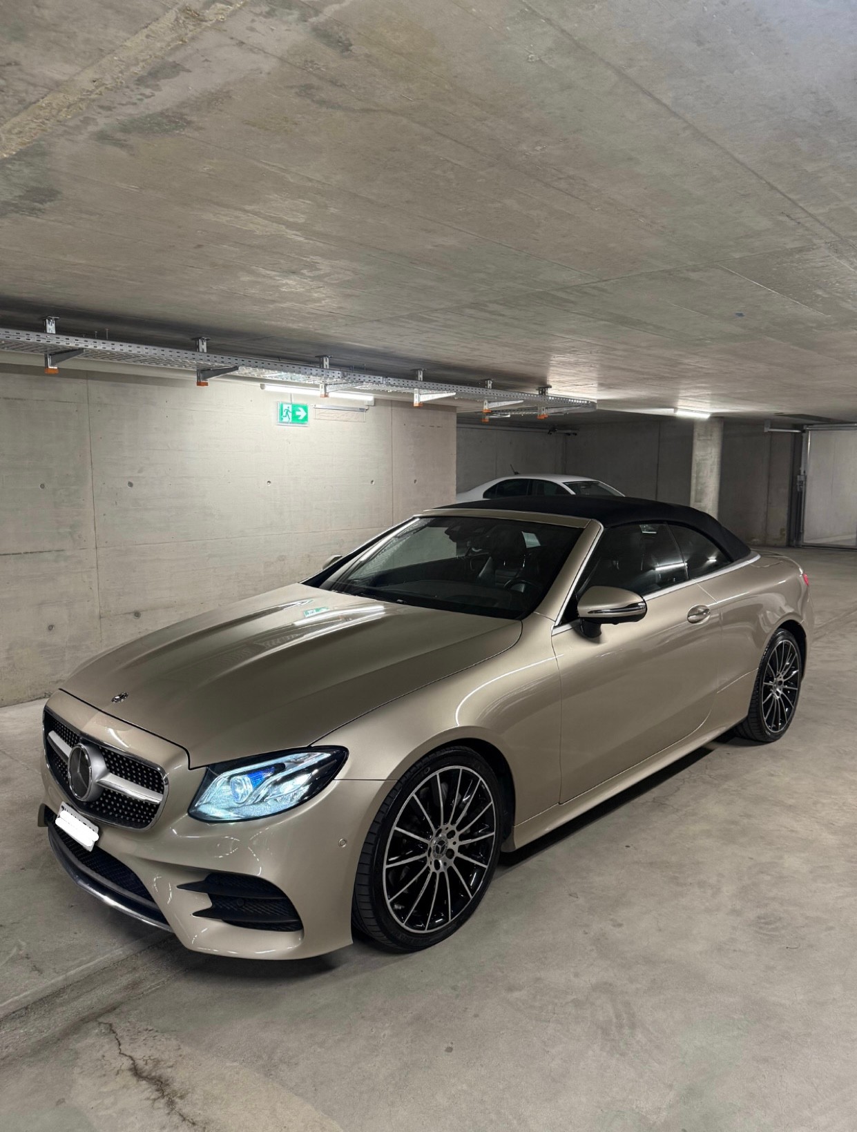 MERCEDES-BENZ E 350 d AMG Line 4matic-image-0