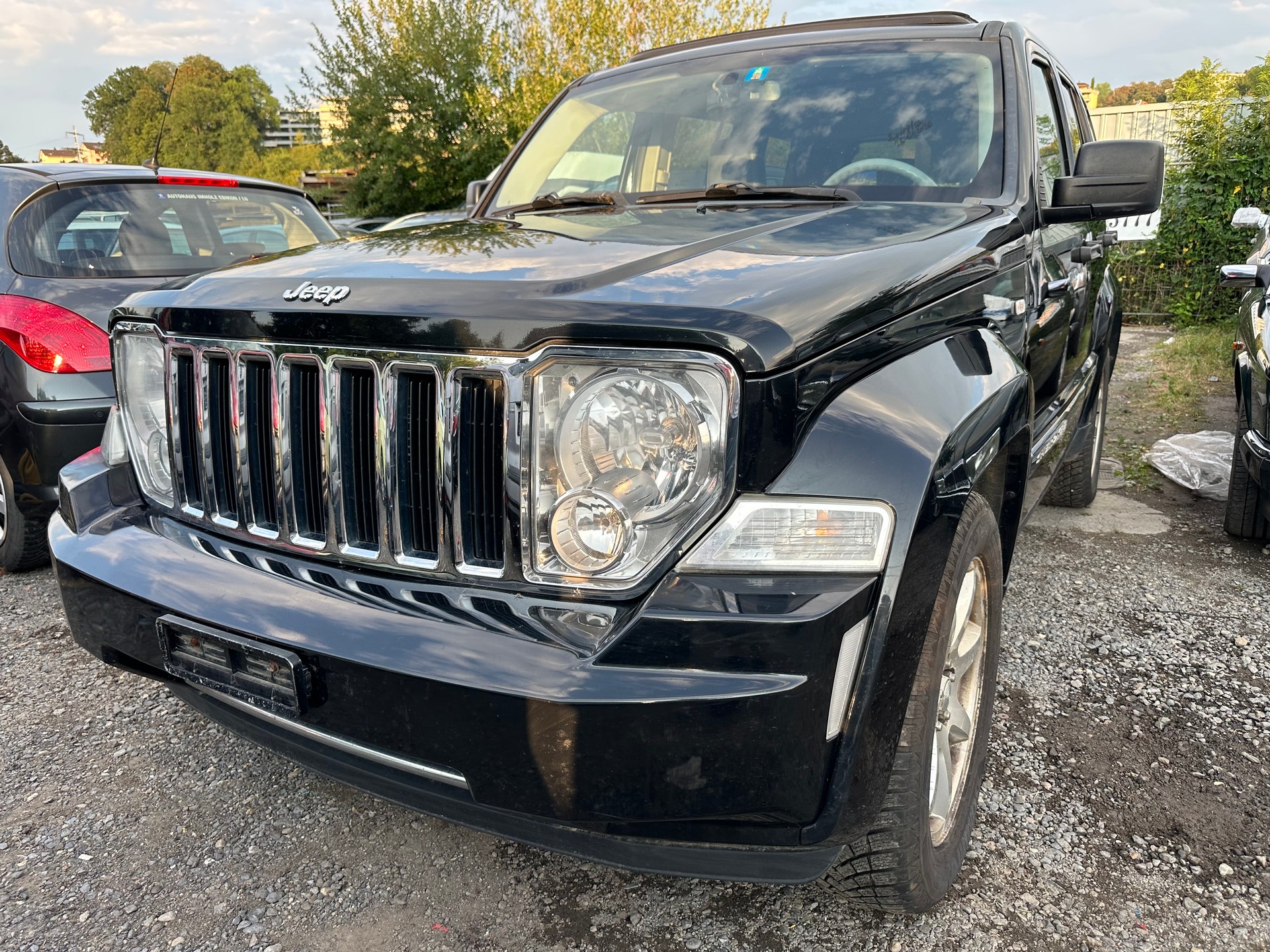 JEEP Cherokee 2.8 CRD Limited Automatic-image-2