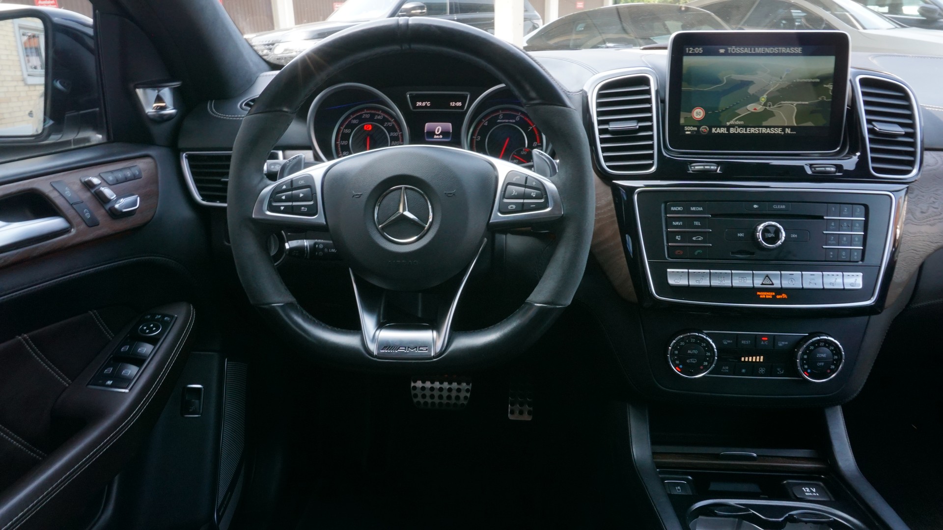 MERCEDES-BENZ GLE 63 V8 S AMG Coupé-image-11
