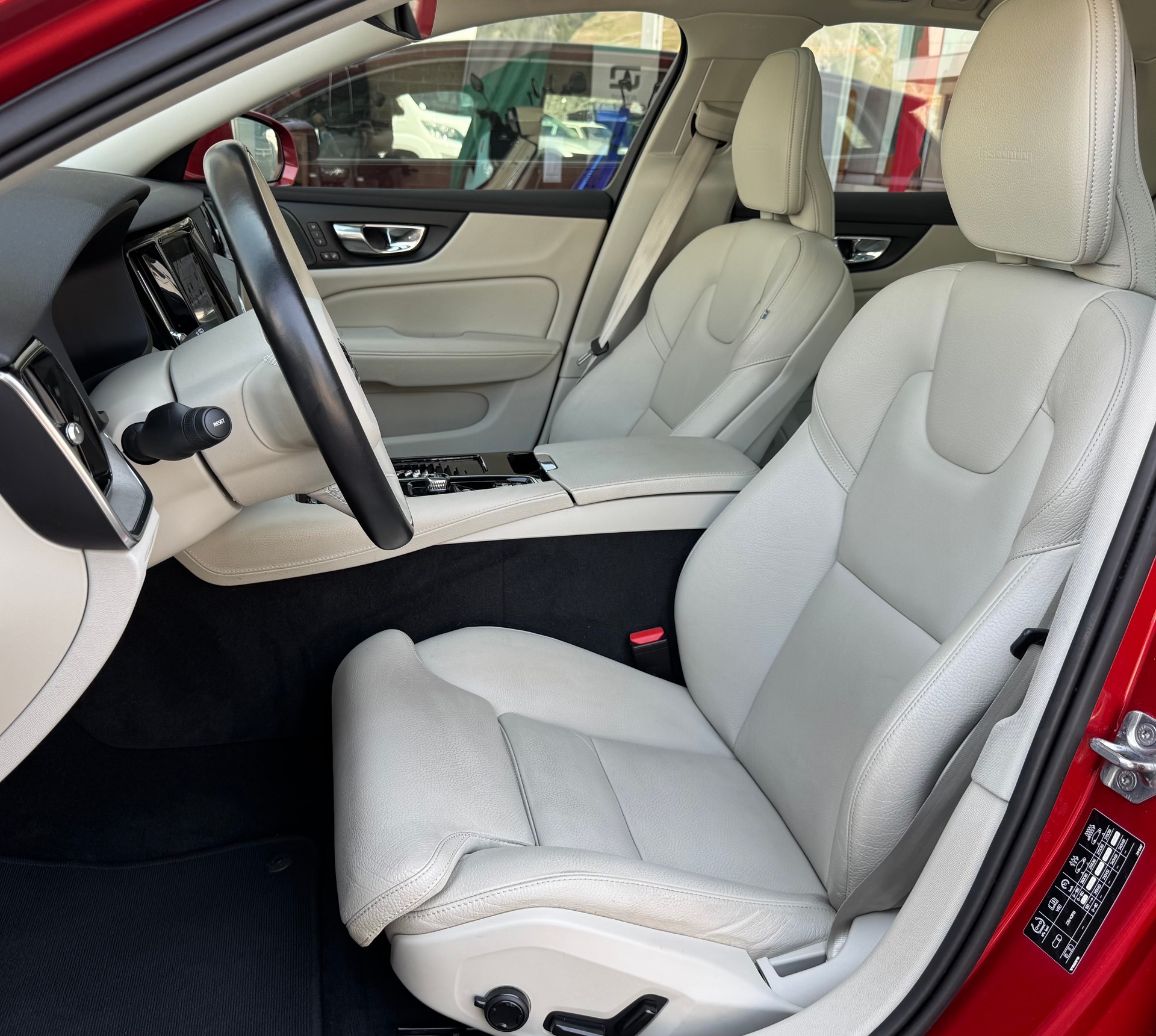 VOLVO V60 T8 eAWD Twin Engine Inscription Geartronic-image-7