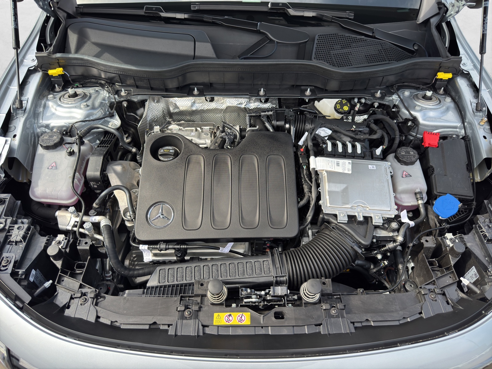 MERCEDES-BENZ GLB 220 AMG Line+ 4Matic-image-9