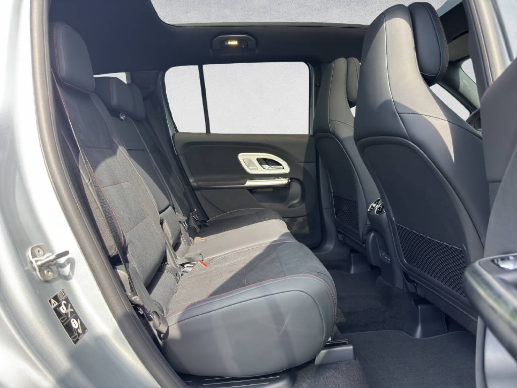MERCEDES-BENZ GLB 220 AMG Line+ 4Matic-image-12