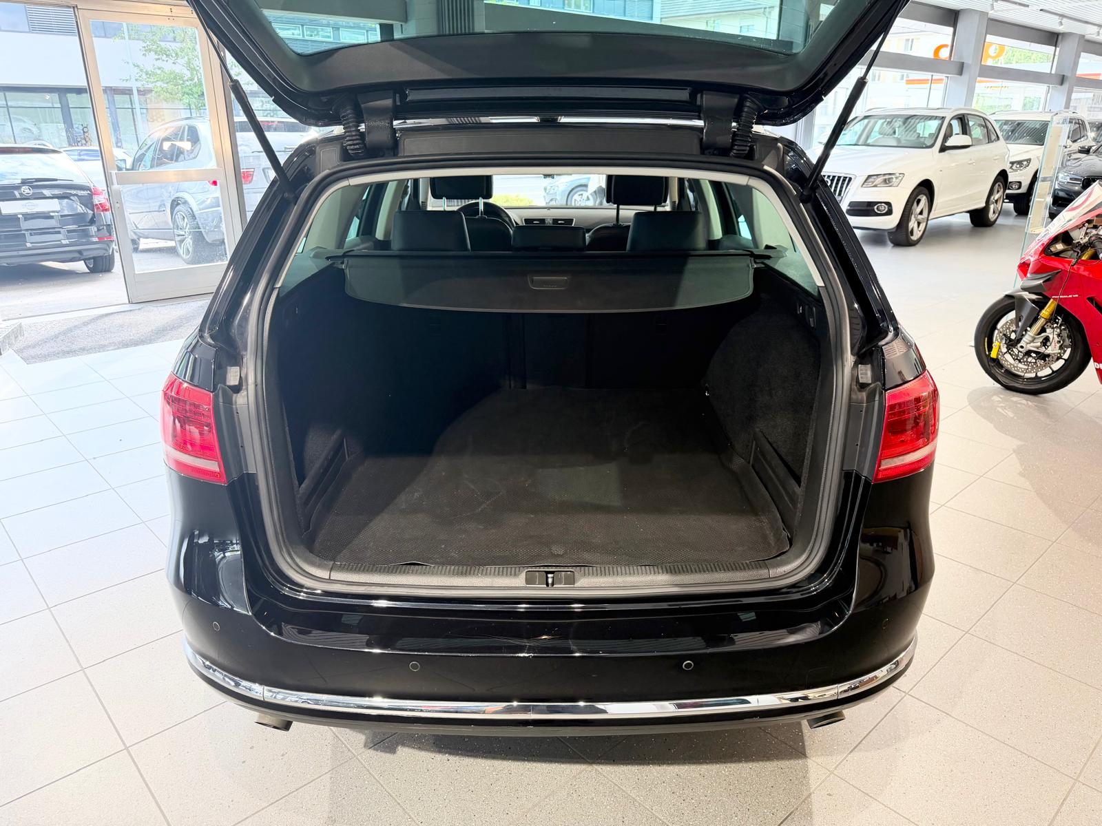 VW Passat Variant 2.0 TDI BlueMotion DSG-image-5