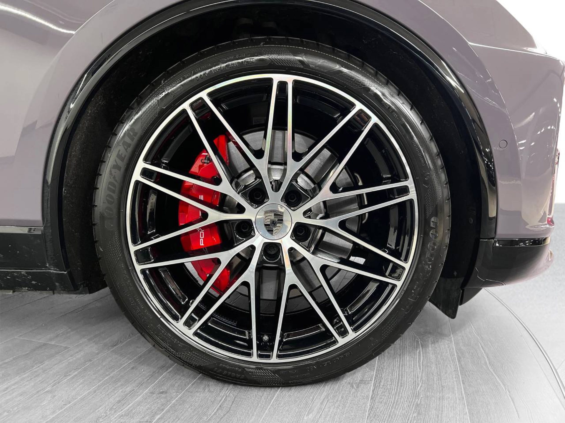 PORSCHE Macan Turbo-image-10