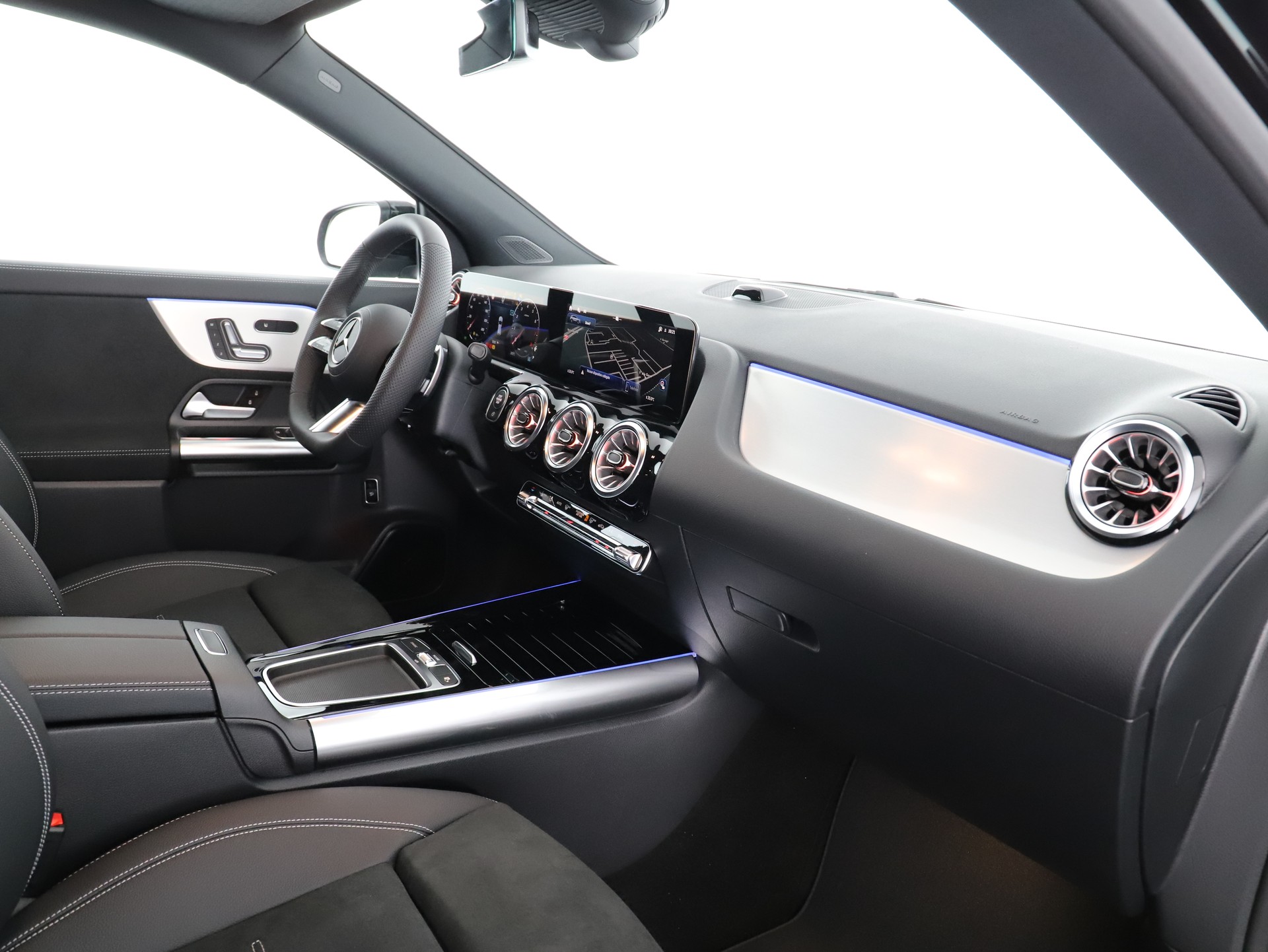 MERCEDES-BENZ GLA 200 Night Star 7G-D-image-11