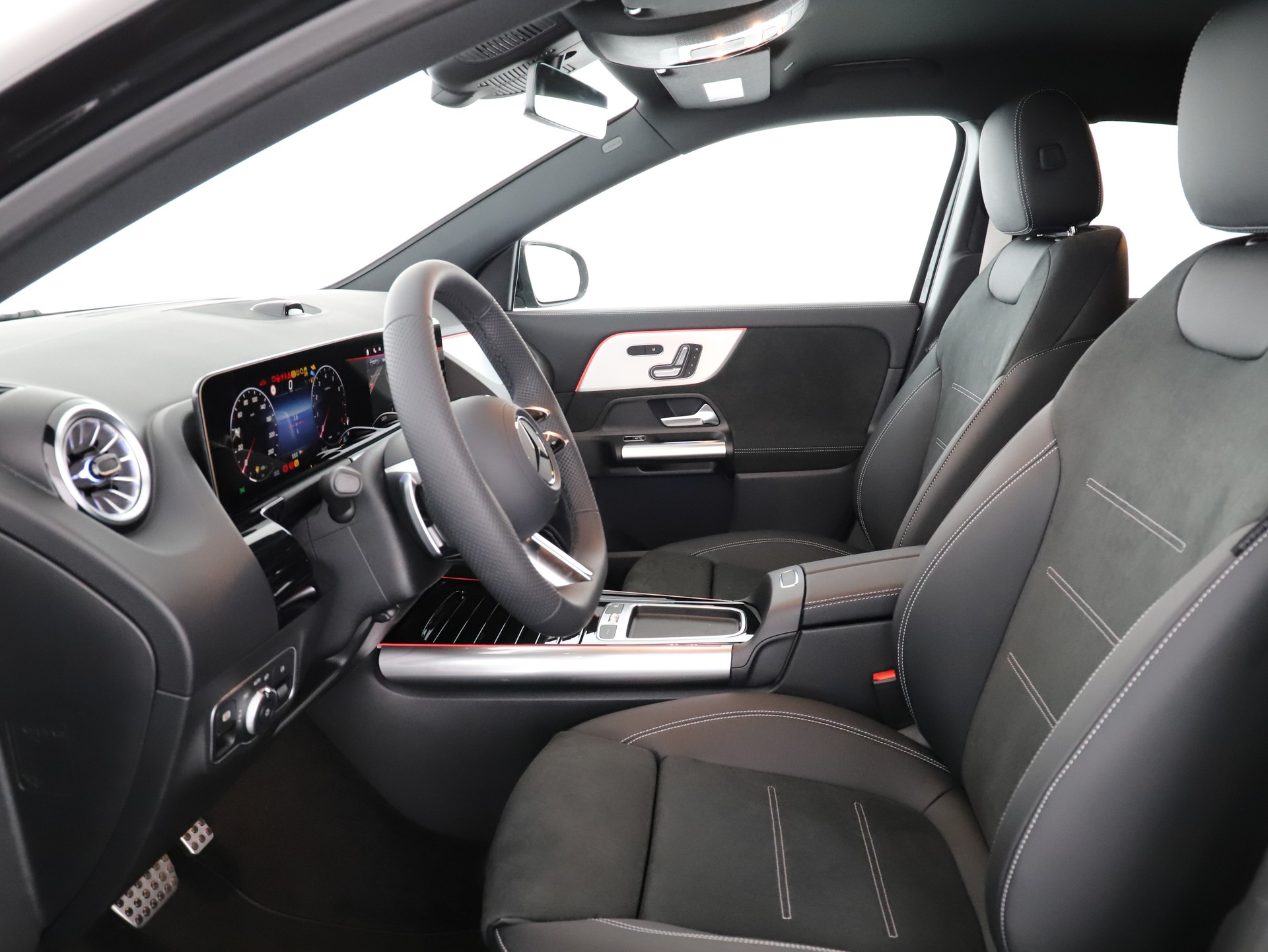 MERCEDES-BENZ GLA 200 Night Star 7G-D-image-9