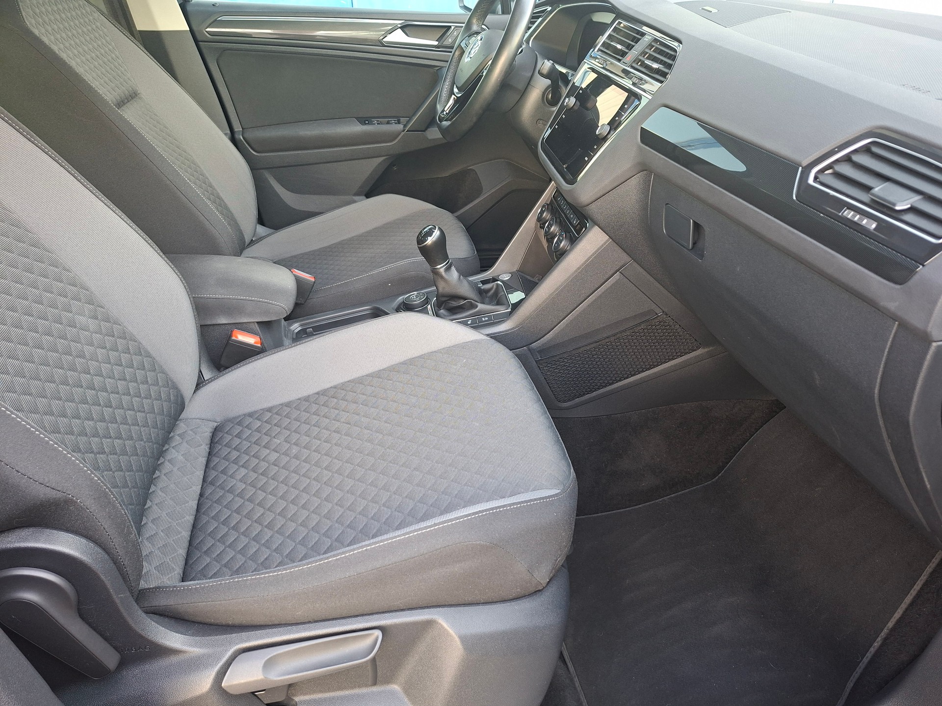 VW Tiguan 2.0 TDI SCR Comfortline 4Motion-image-7