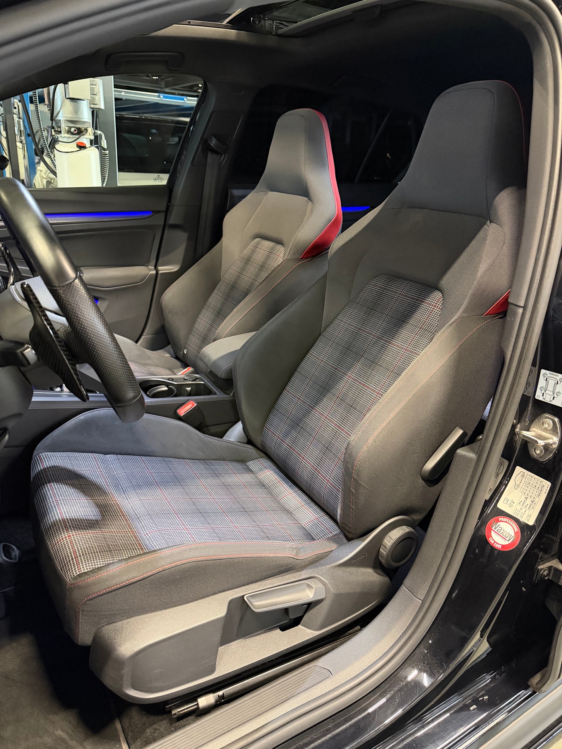 VW Golf 2.0 TSI GTI DSG-image-9