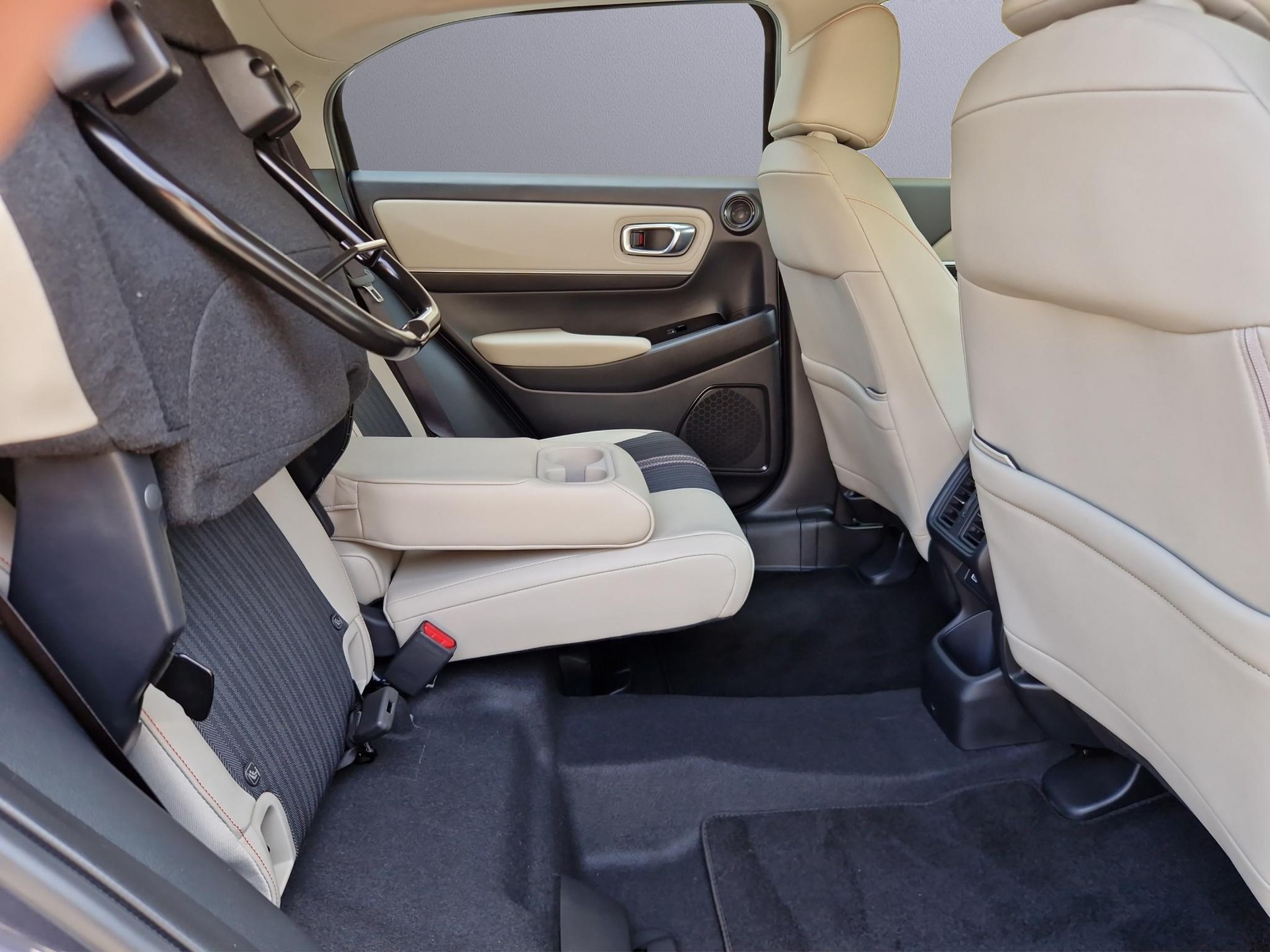 HONDA HR-V 1.5 i-MMD Advance Style Plus-image-17