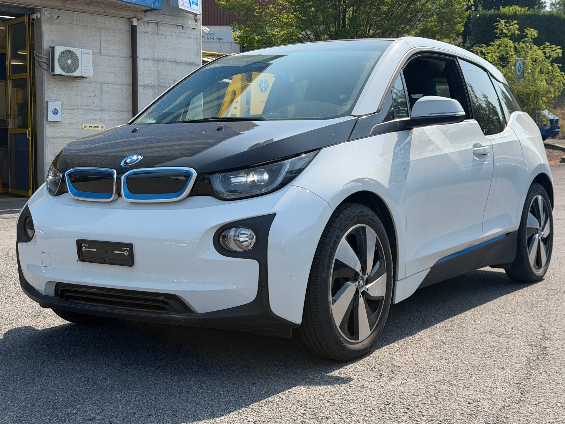 BMW i3 (60Ah)-image-0