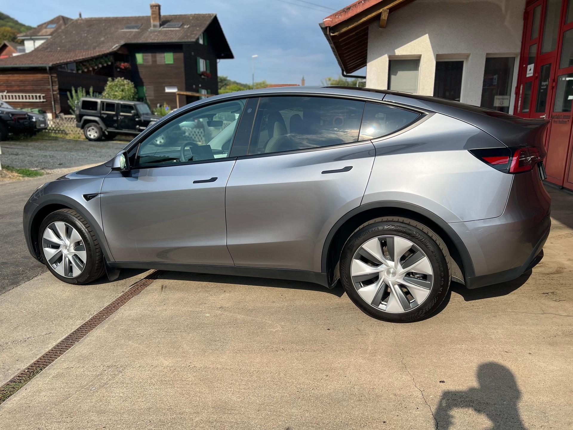TESLA Model Y Long Range // SoH 94%-image-3