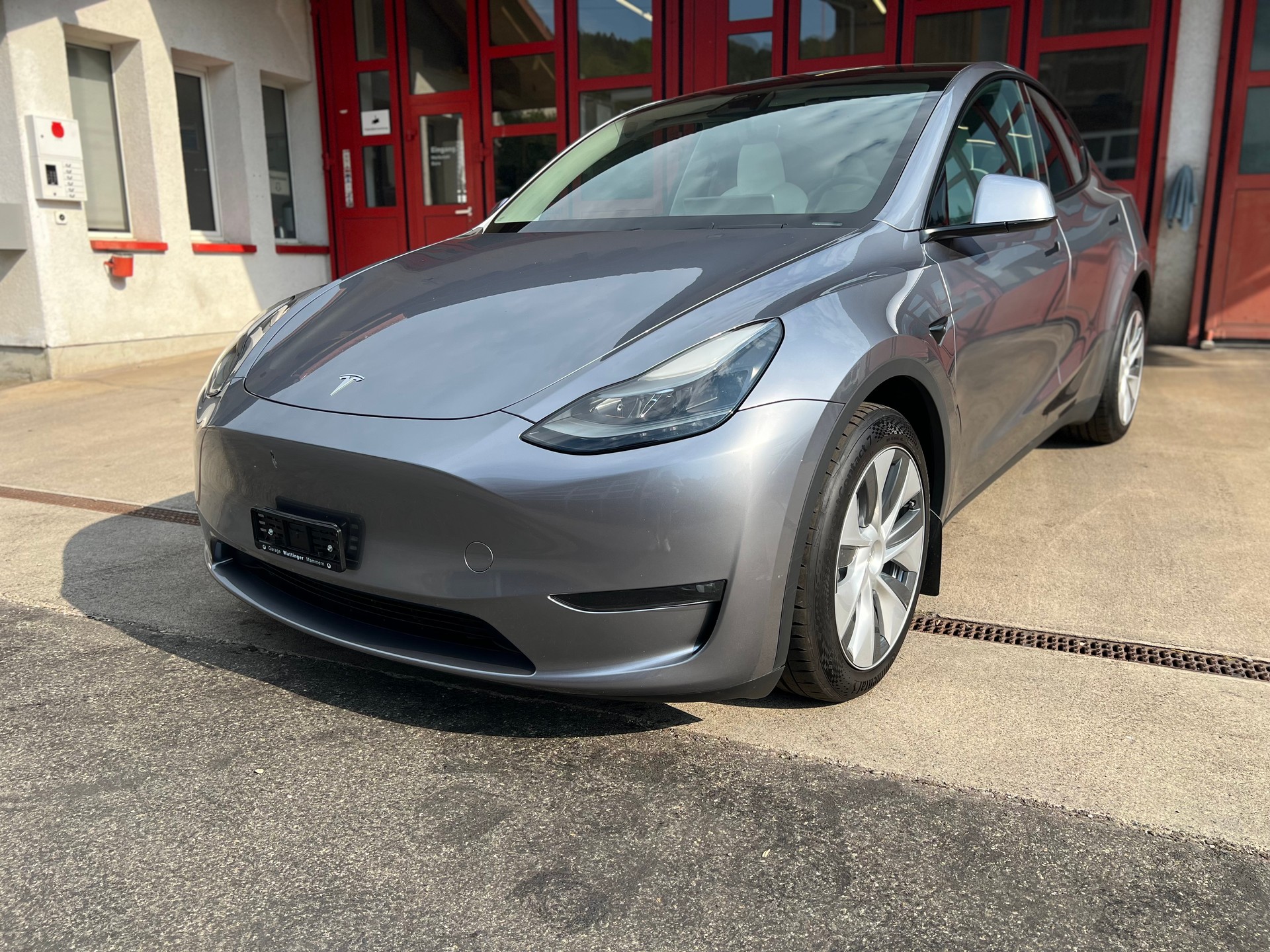 TESLA Model Y Long Range // SoH 94%-image-1