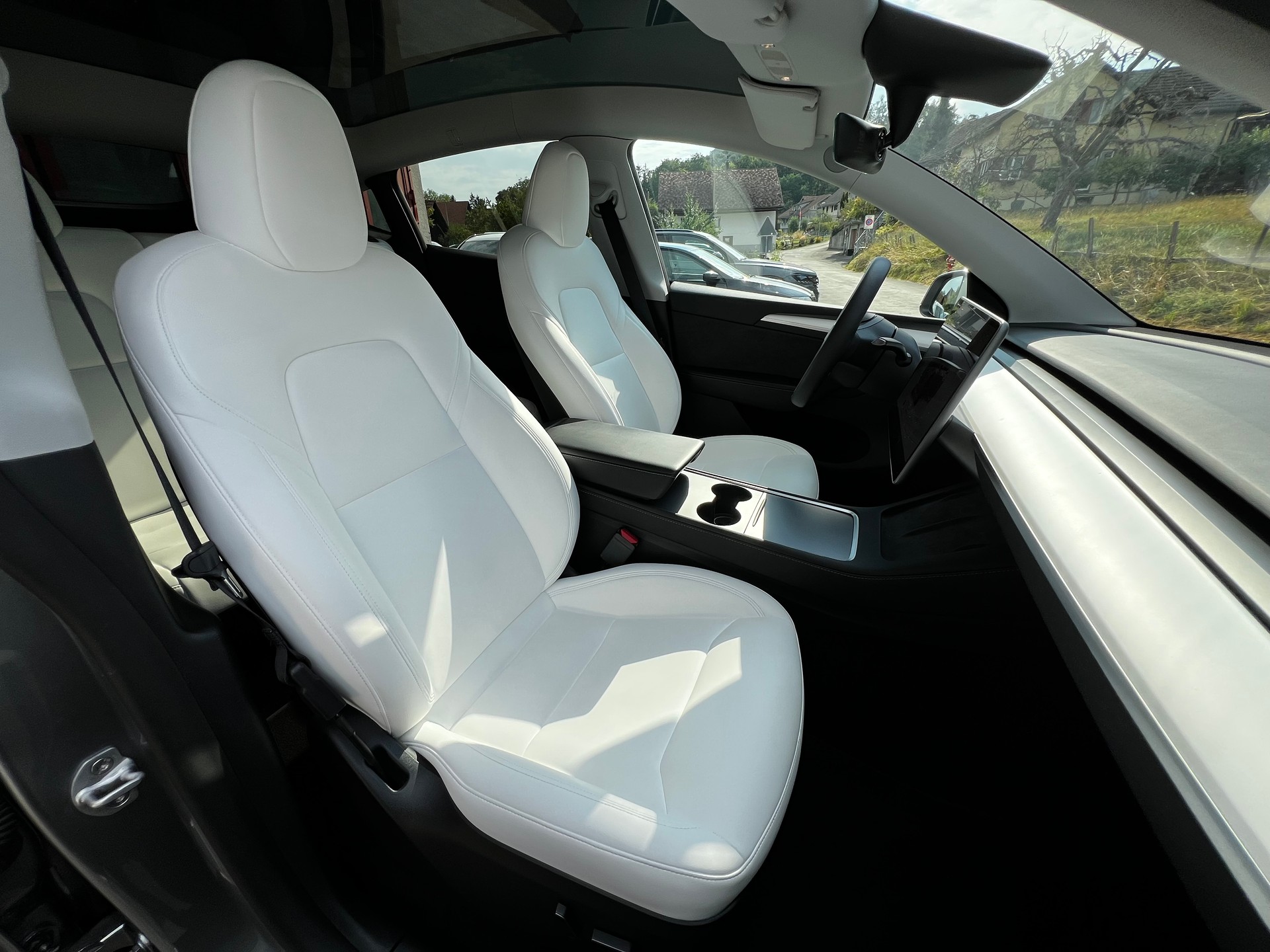 TESLA Model Y Long Range // SoH 94%-image-11